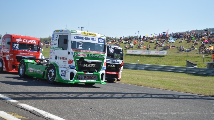 Czech Truck Prix 2015: Monstra na závodním okruhu jsou skvělou podívanou