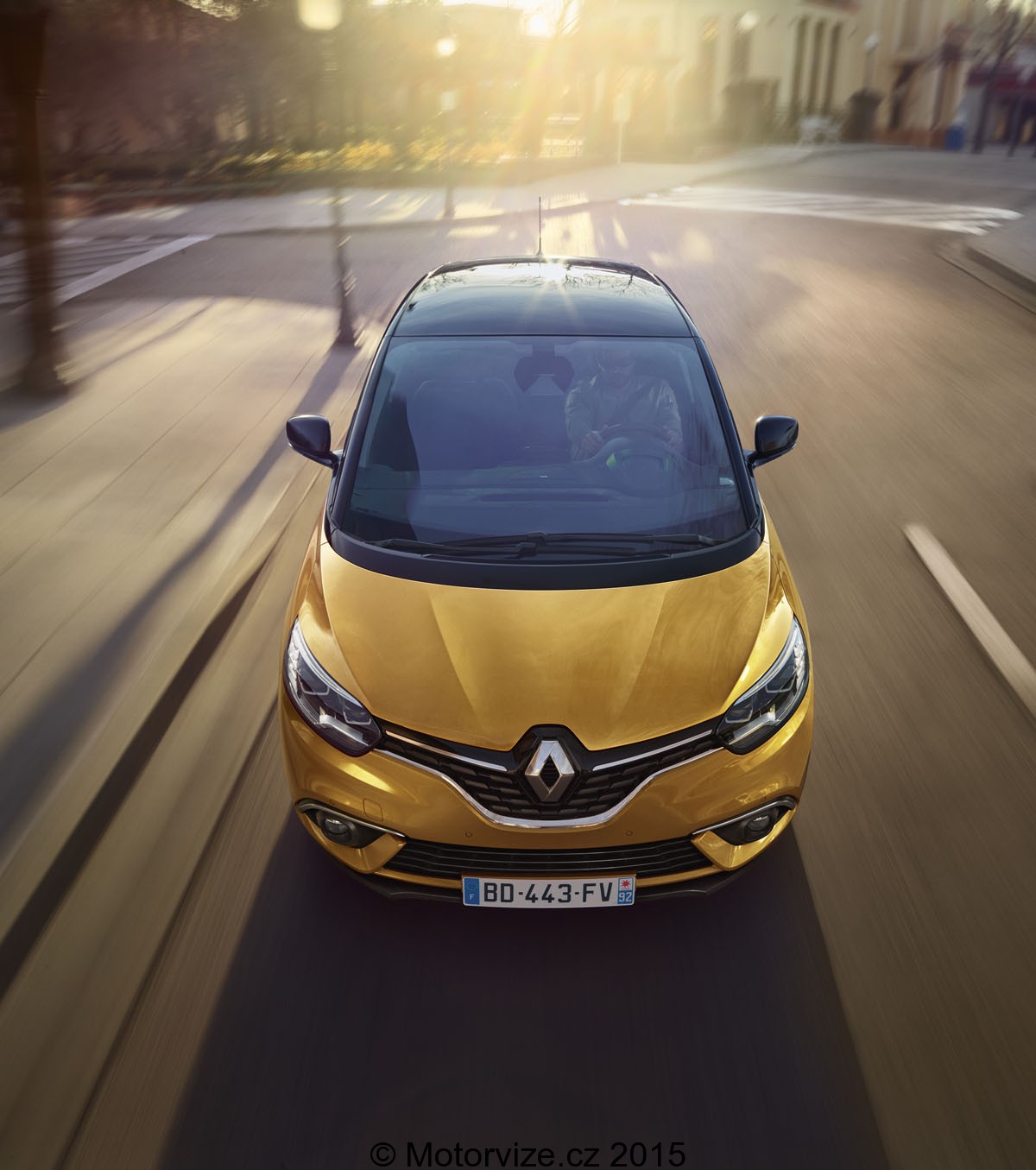 New Renault SCENIC 22 © Mickaël SCHNABEL – Prodigious Production