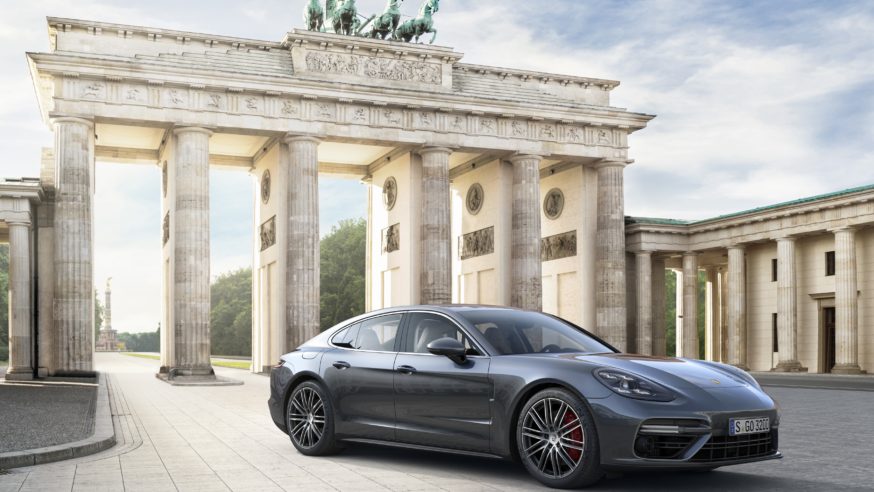 PORSCHE PŘEDSTAVILO NOVOU PANAMERU