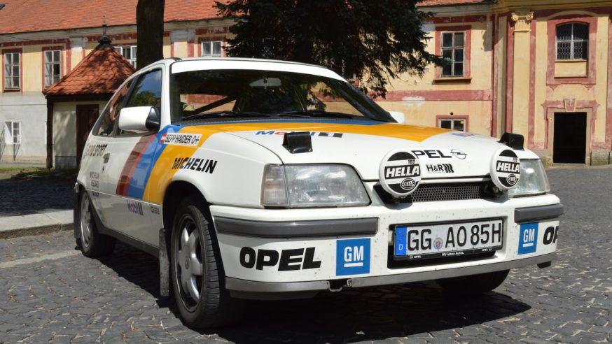 Opel Kadett GSI: svezli jsme se žijící rally legendou!