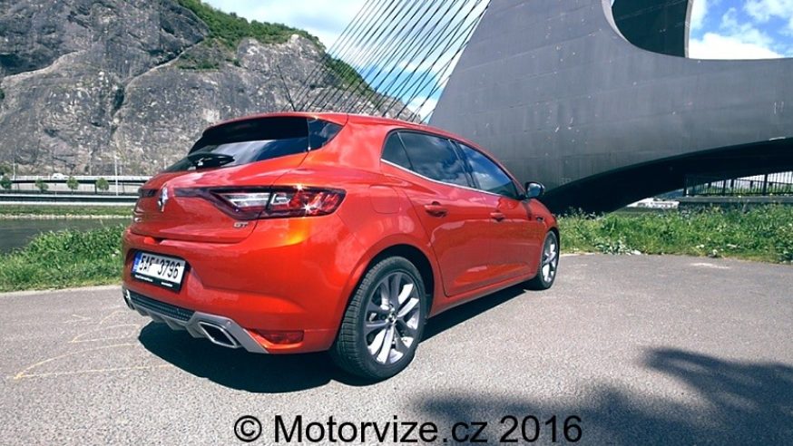 ZA VOLANTEM RENAULT MEGANE GT