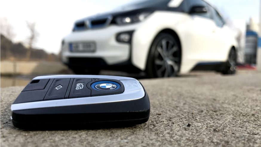 Mladý redakční tým s moderním přístupem? S BMW i3 (skoro) kompletní!