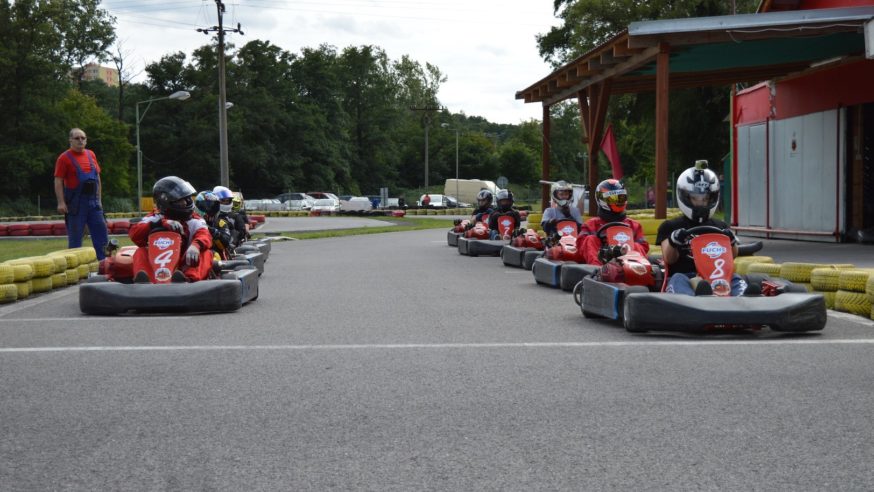 Motorvize karting cup 2017: první amatérský závod s opravdovými profíky