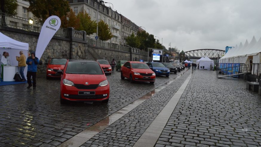 (Suchou nohou) neprojdeš dál! Aneb naše krátká zastávka na akci „Auta na Náplavce“