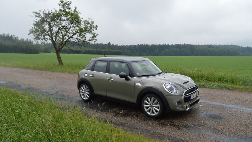 Nový Mini Cooper S a JCW: opět jedna velká pecka!