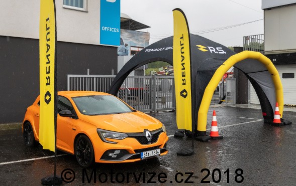 Představení: Renault Megane RS na Autodromu Most