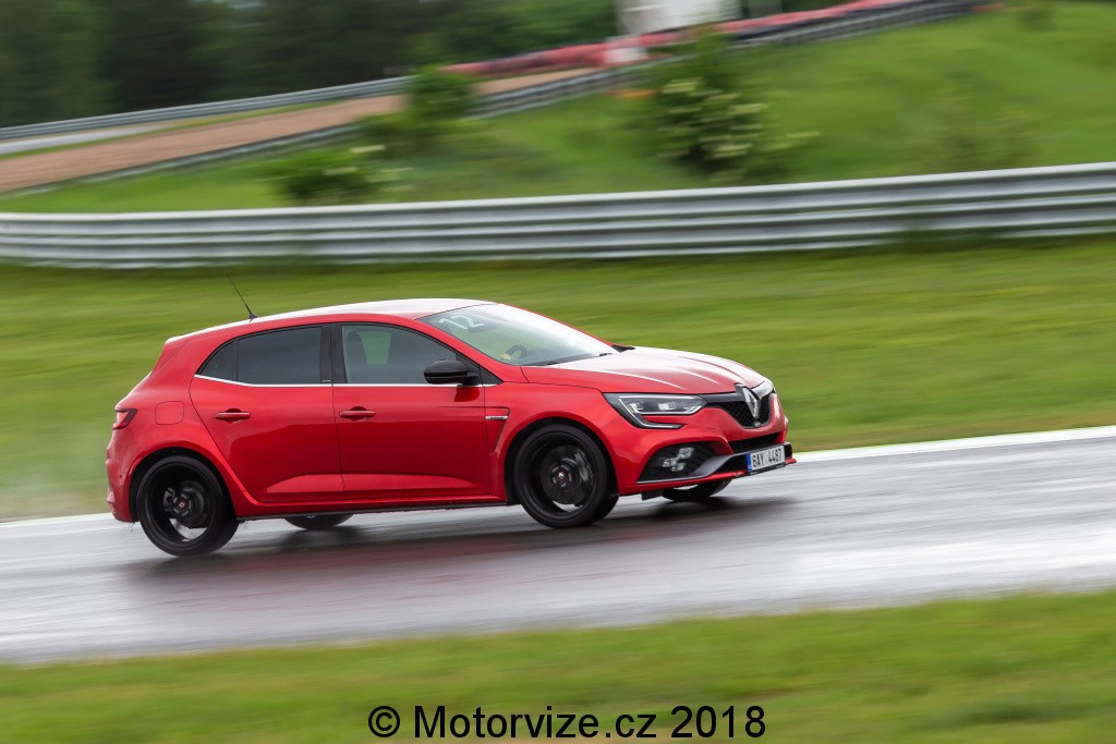 Představení: Renault Megane RS na Autodromu Most