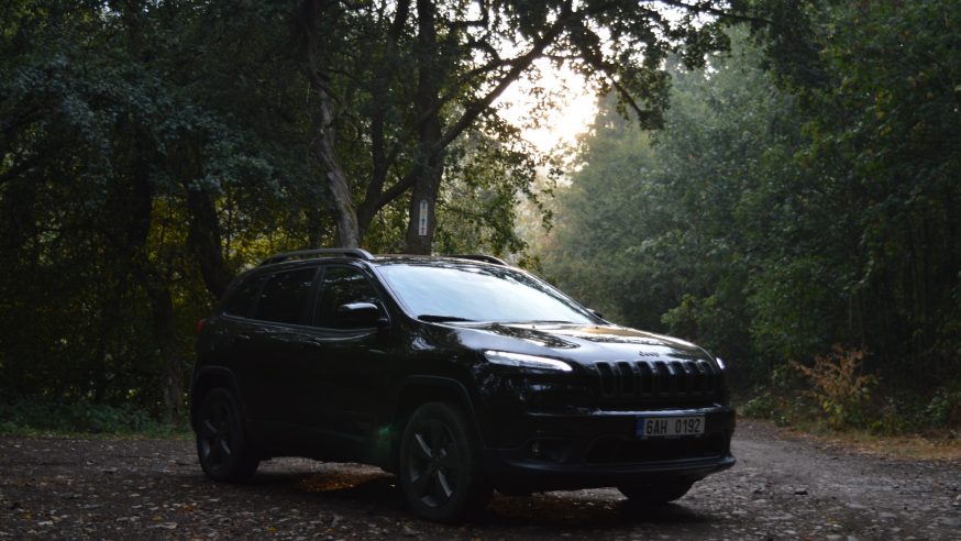 Za Volantem Jeep Cherokee