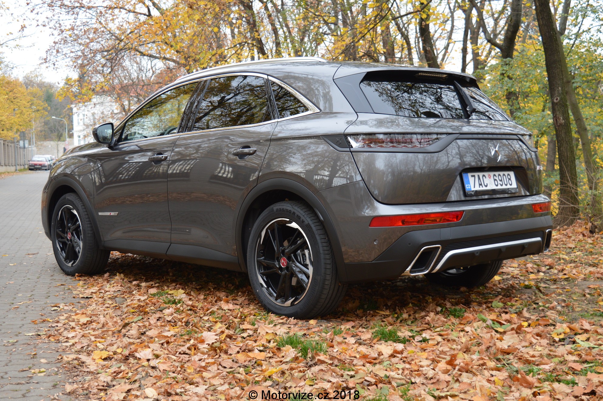 Představení: DS 7 Crossback