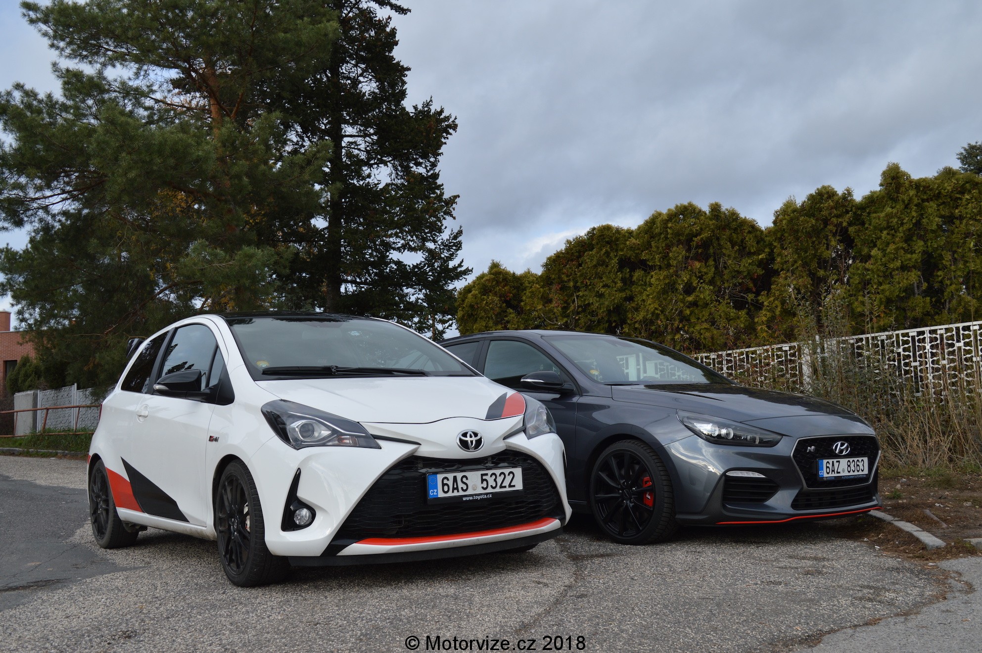 SROVNÁVACÍ TEST: Toyota Yaris GRMN vs. Hyundai i30N Performance