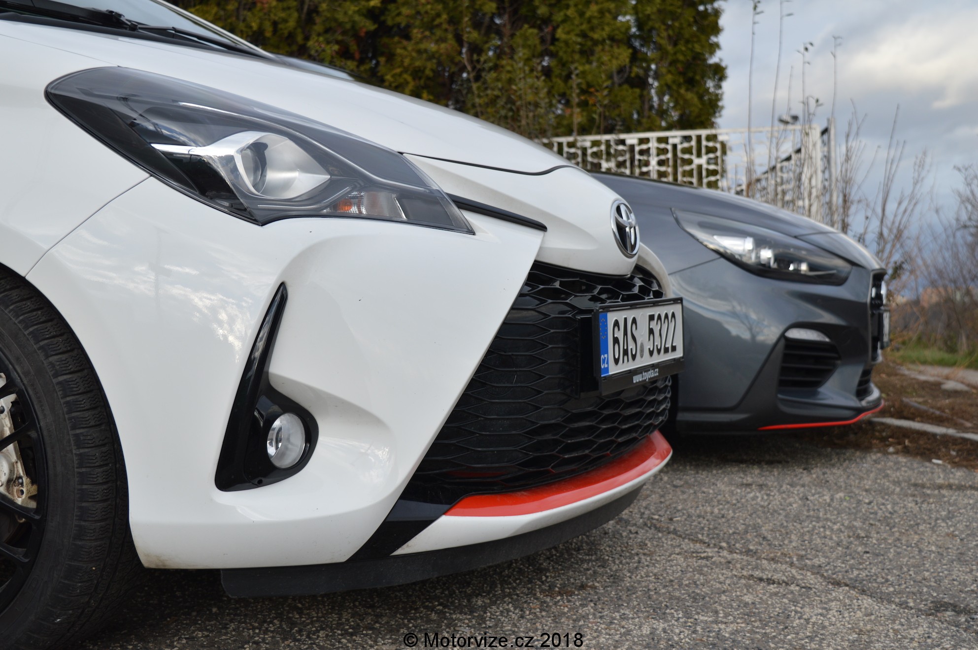 SROVNÁVACÍ TEST: Toyota Yaris GRMN vs. Hyundai i30N Performance