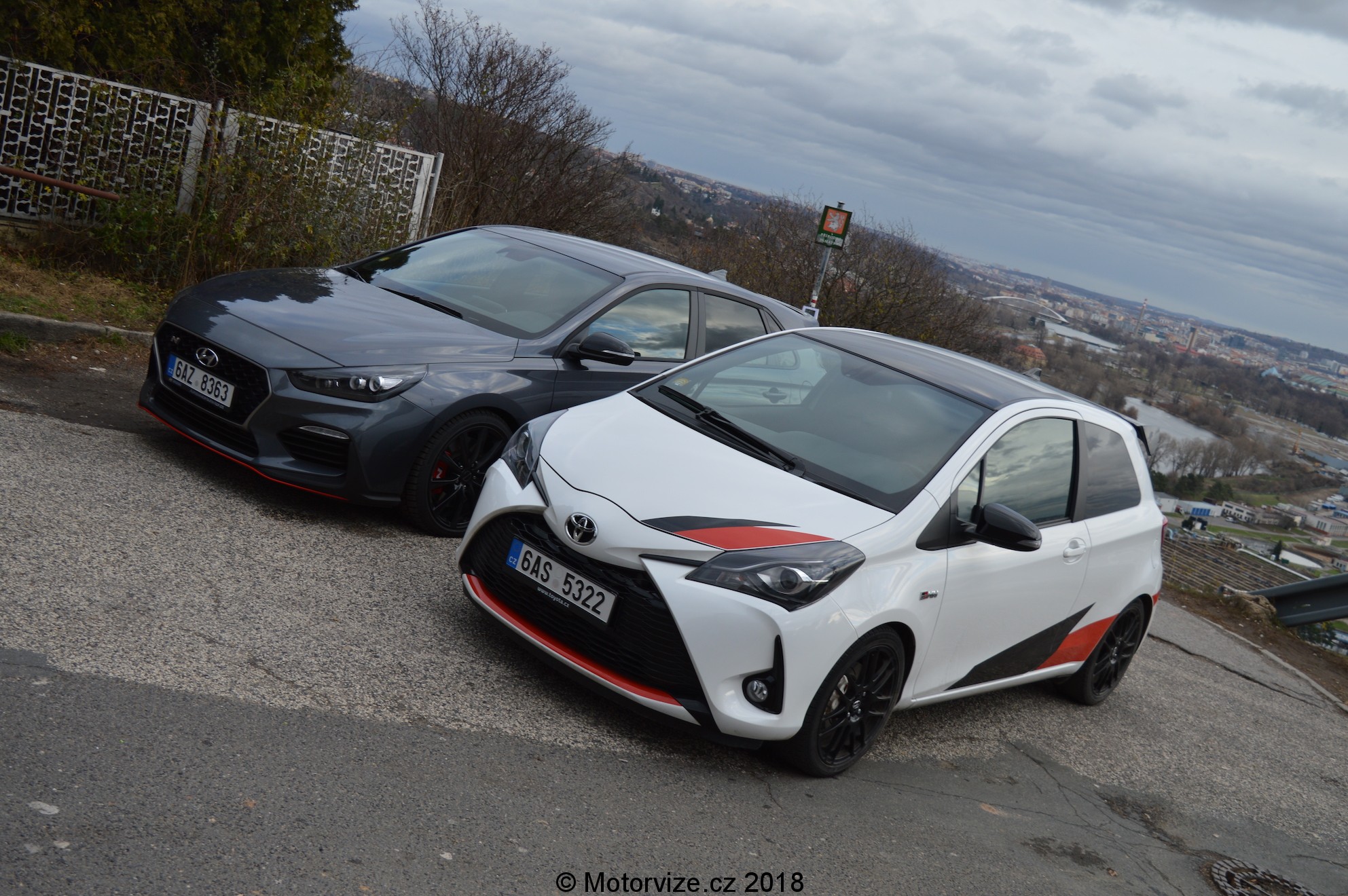 SROVNÁVACÍ TEST: Toyota Yaris GRMN vs. Hyundai i30N Performance