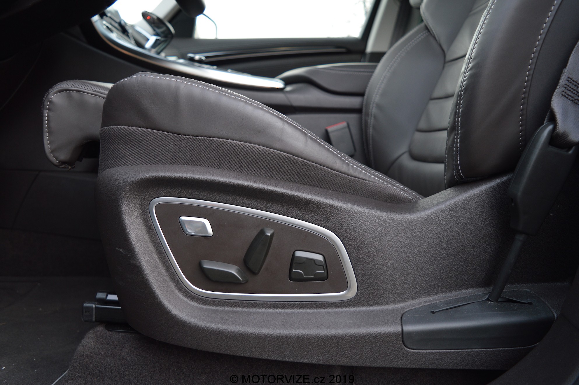 TEST: Renault Espace 1.8 TCe 225 Initiale Paris