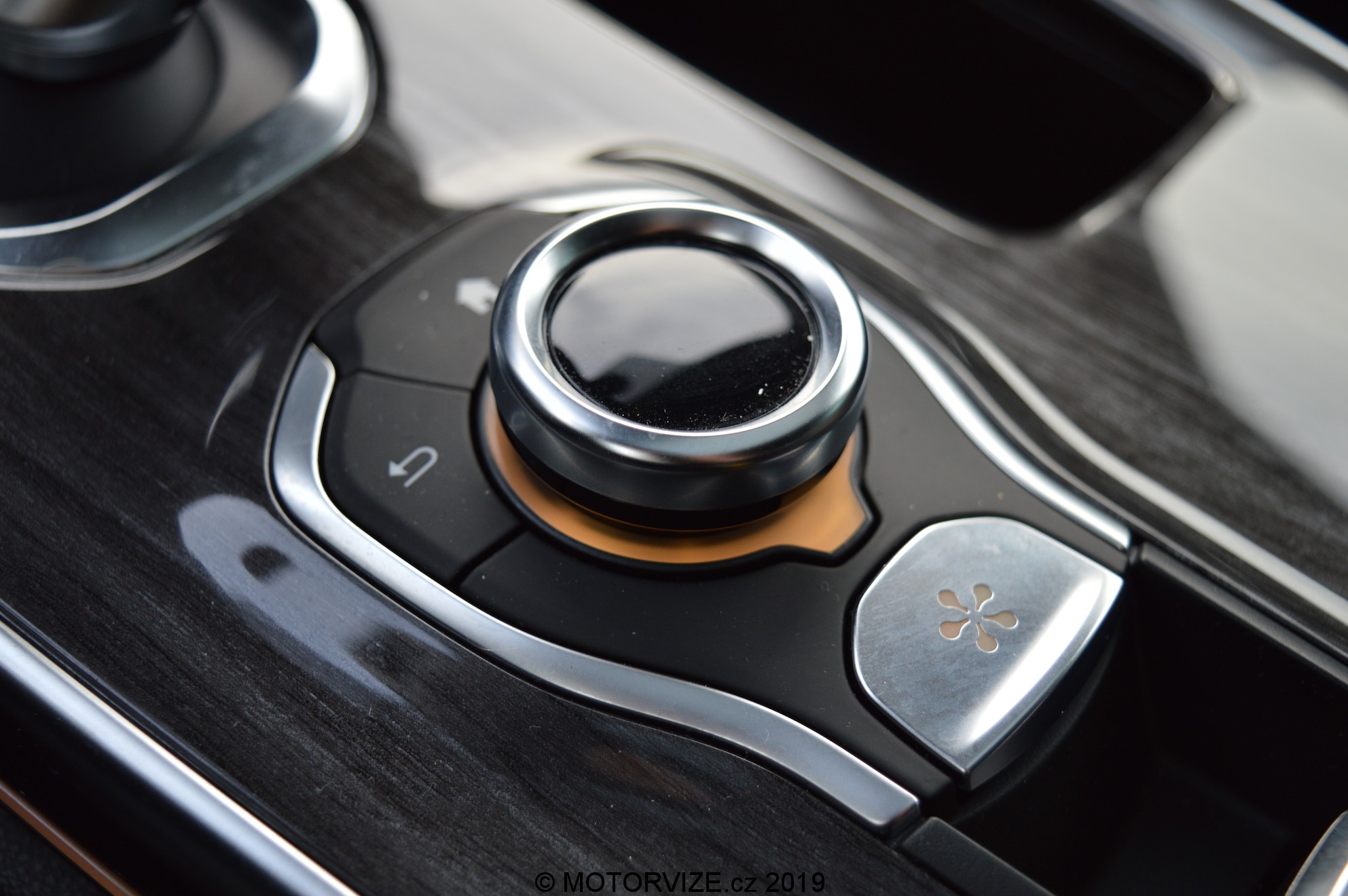 TEST: Renault Espace 1.8 TCe 225 Initiale Paris