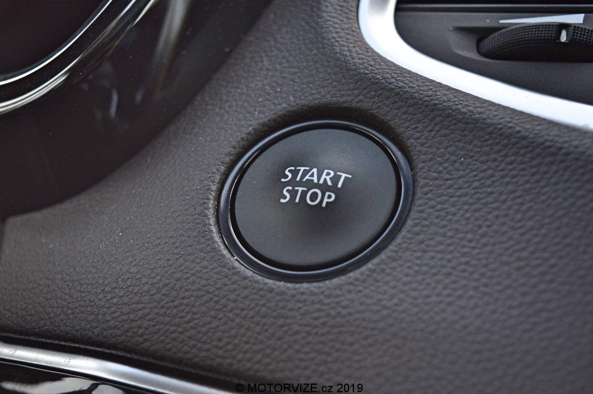 TEST: Renault Espace 1.8 TCe 225 Initiale Paris