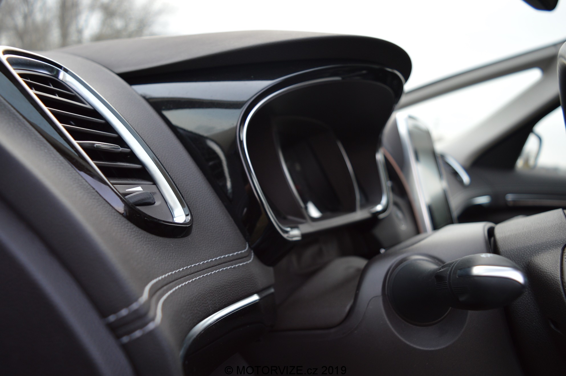 TEST: Renault Espace 1.8 TCe 225 Initiale Paris