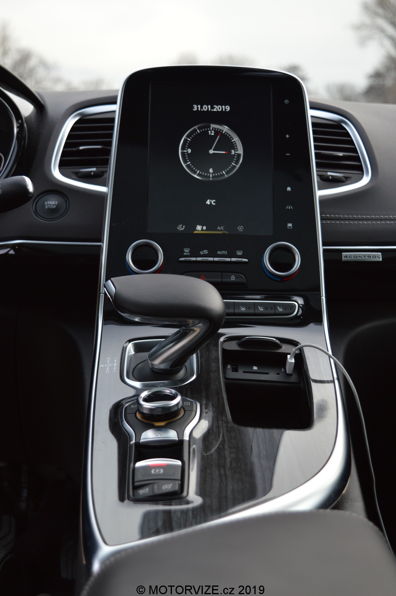 TEST: Renault Espace 1.8 TCe 225 Initiale Paris