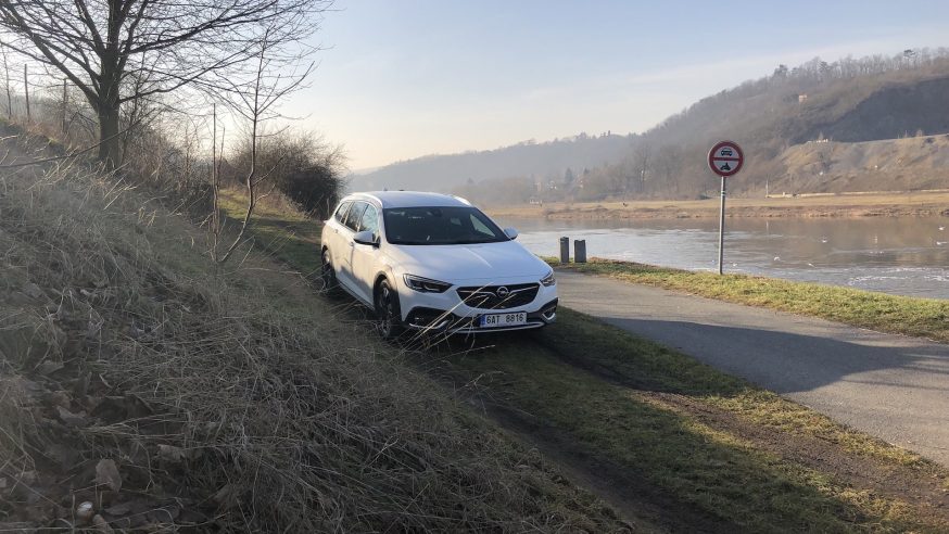 Opel Insignia Country Tourer: obojživelník v agresivním kabátě