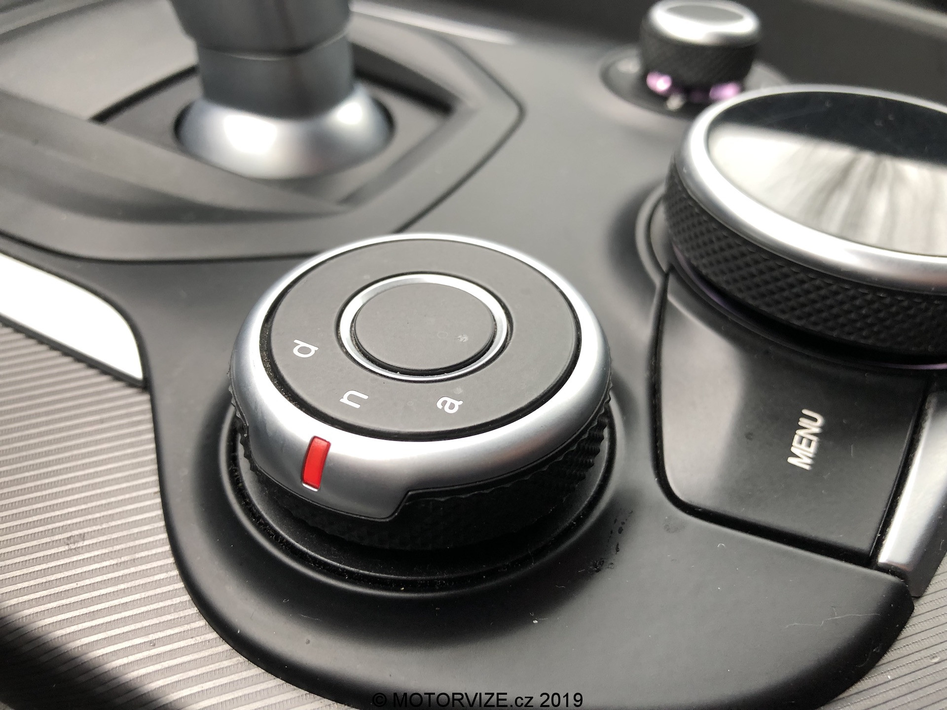 IMG_2657aRedakční Alfa Romeo Giulia 2.2 jtdm Super