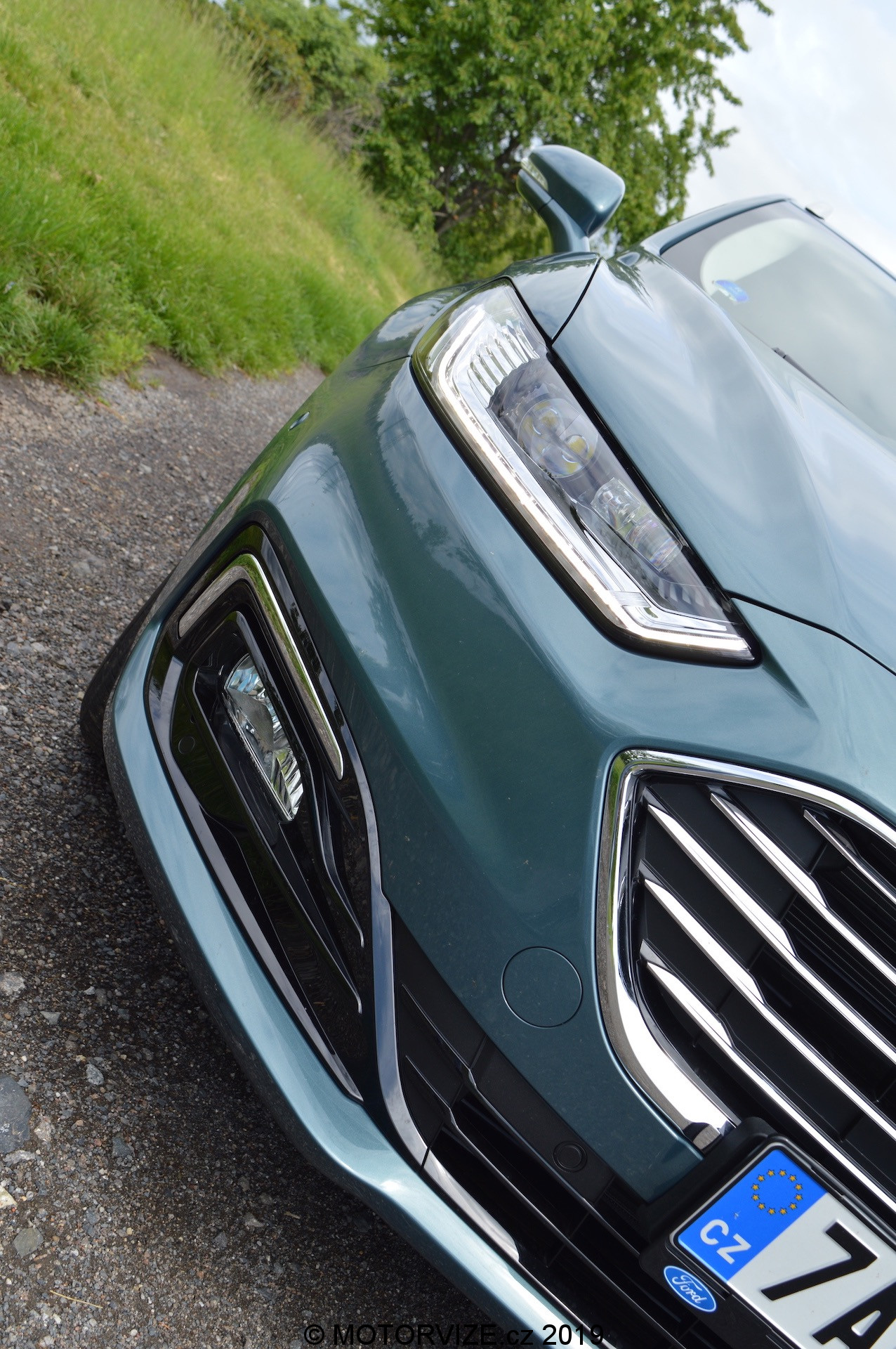 Ford Mondeo Kombi hybrid a první svezení