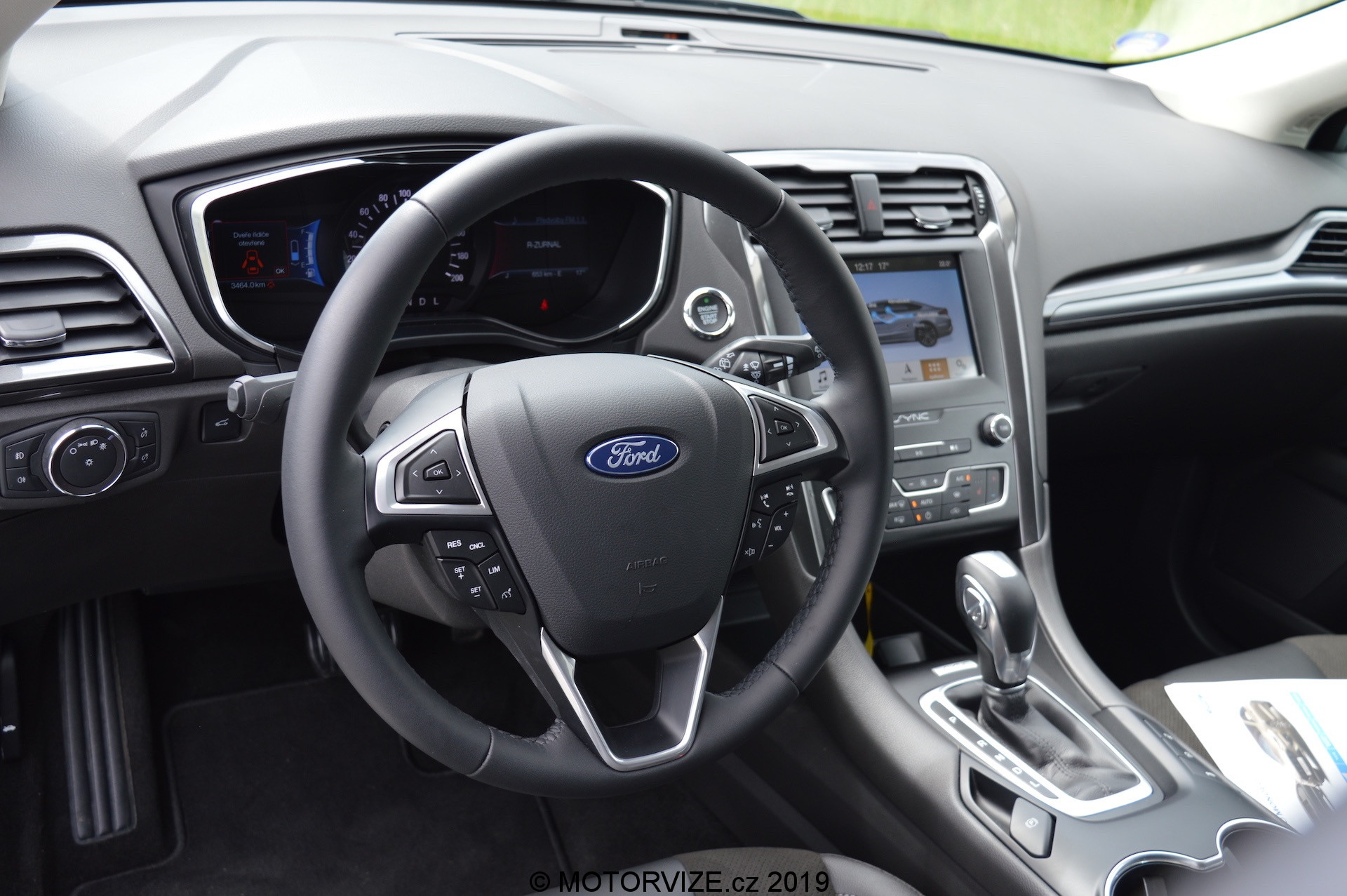 Ford Mondeo Kombi hybrid a první svezení