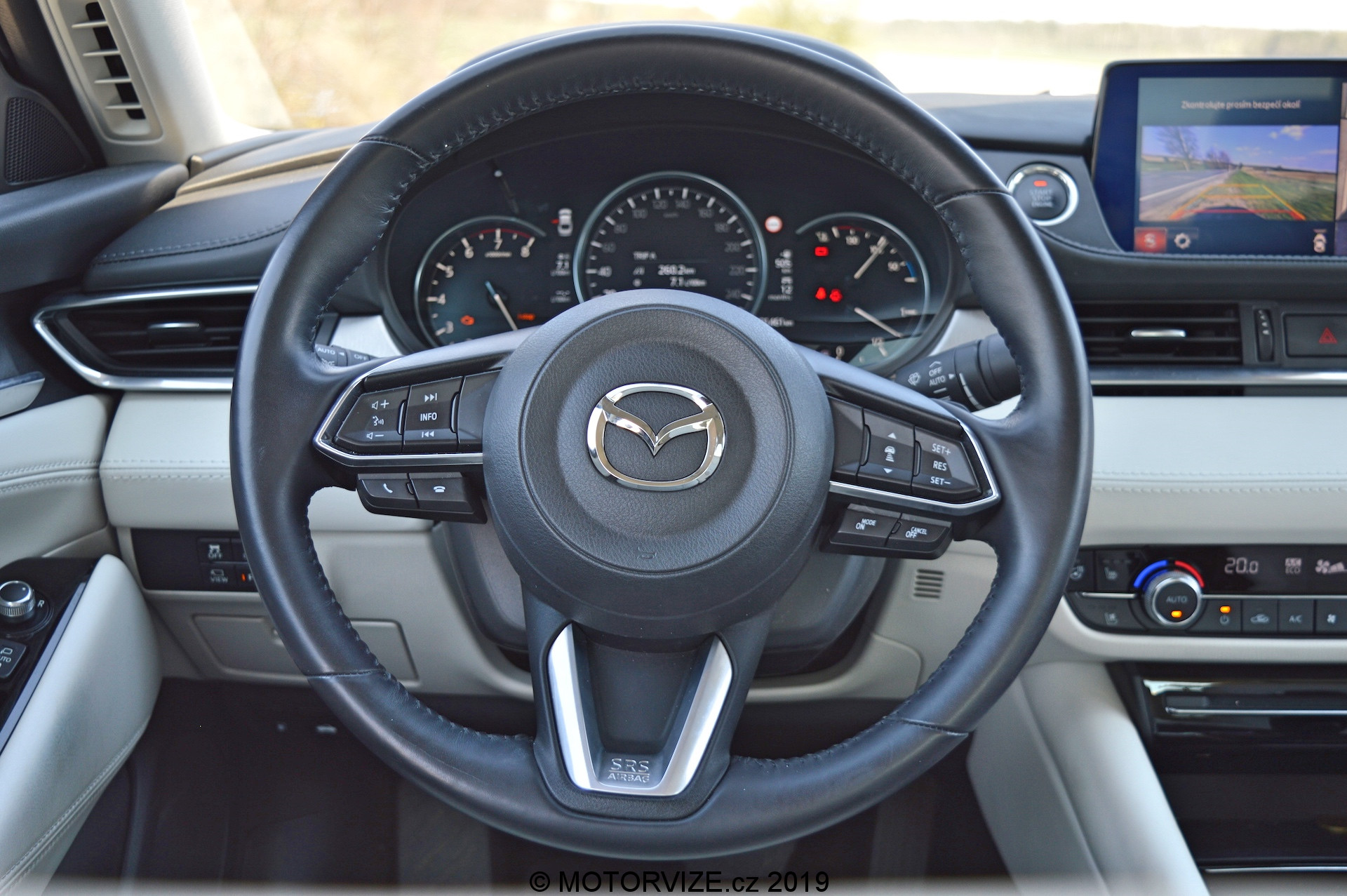 TEST: Mazda 6 revolution TOP 2.5 G194