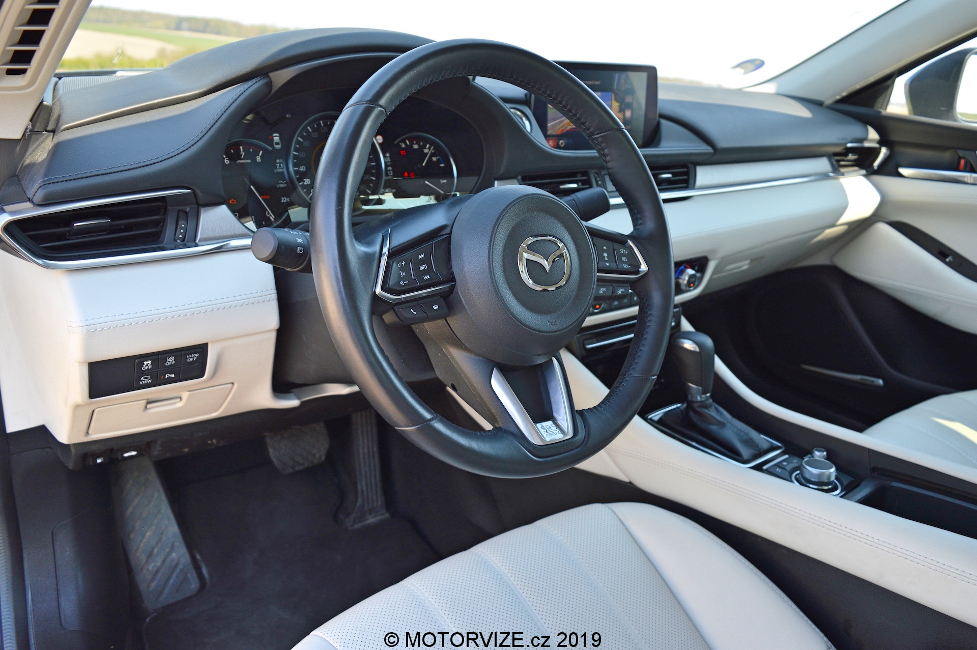 TEST: Mazda 6 revolution TOP 2.5 G194