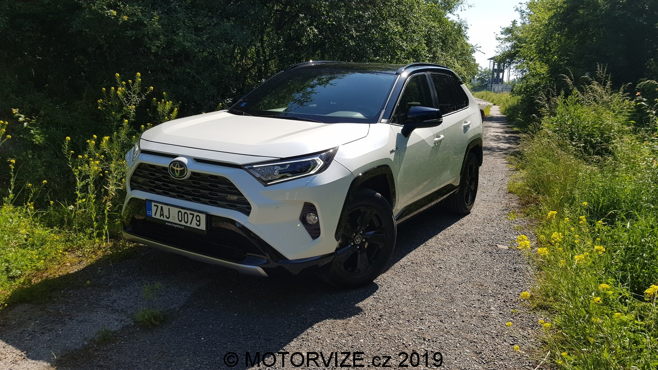 TEST: Toyota RAV 4 Hybrid 2WD (2019)