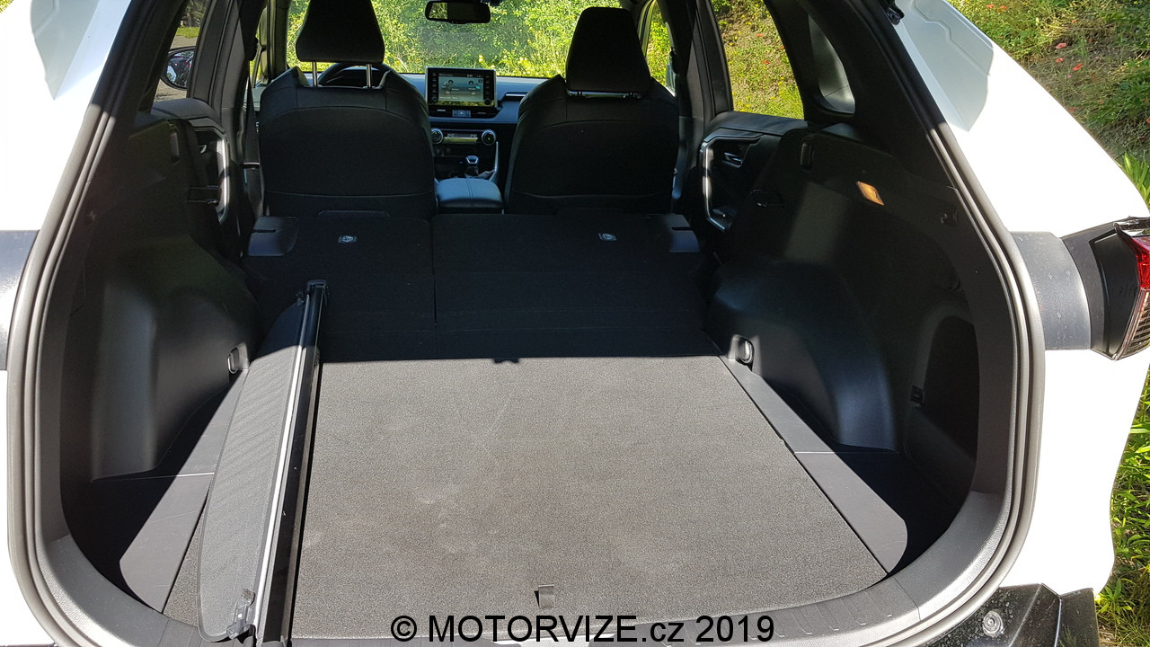 TEST: Toyota RAV 4 Hybrid 2WD (2019)