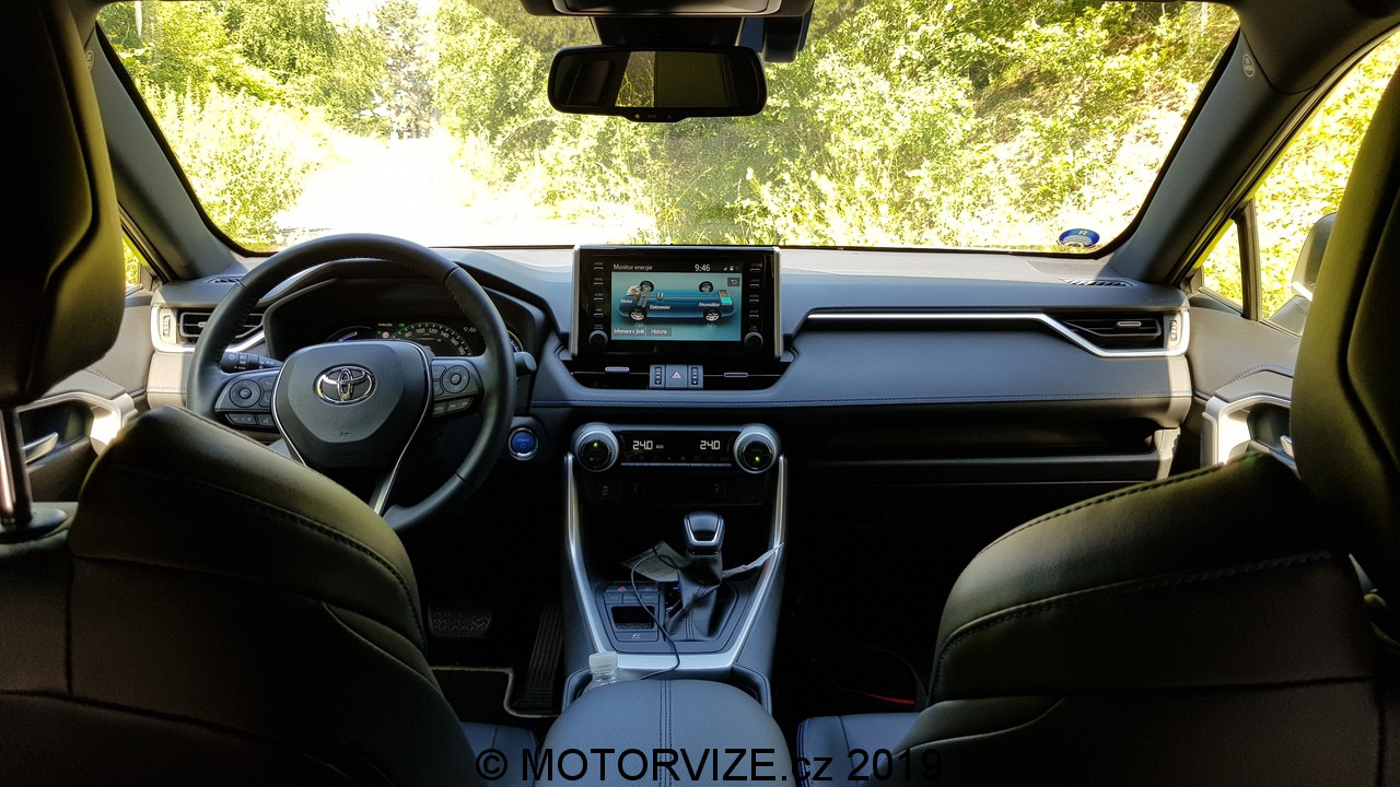 TEST: Toyota RAV 4 Hybrid 2WD (2019)
