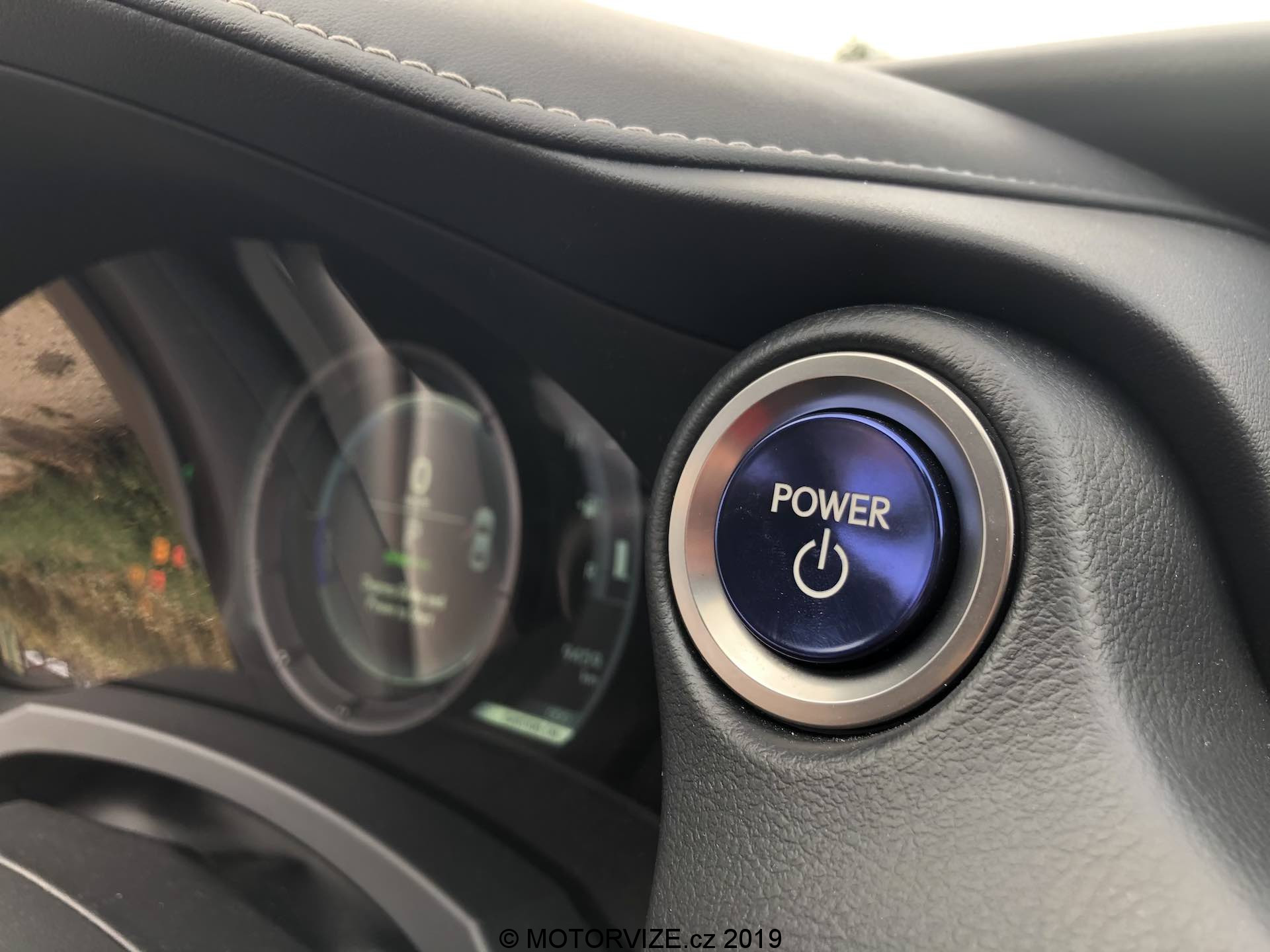 TEST: Lexus RC 300h F SPORT TOP (2019)