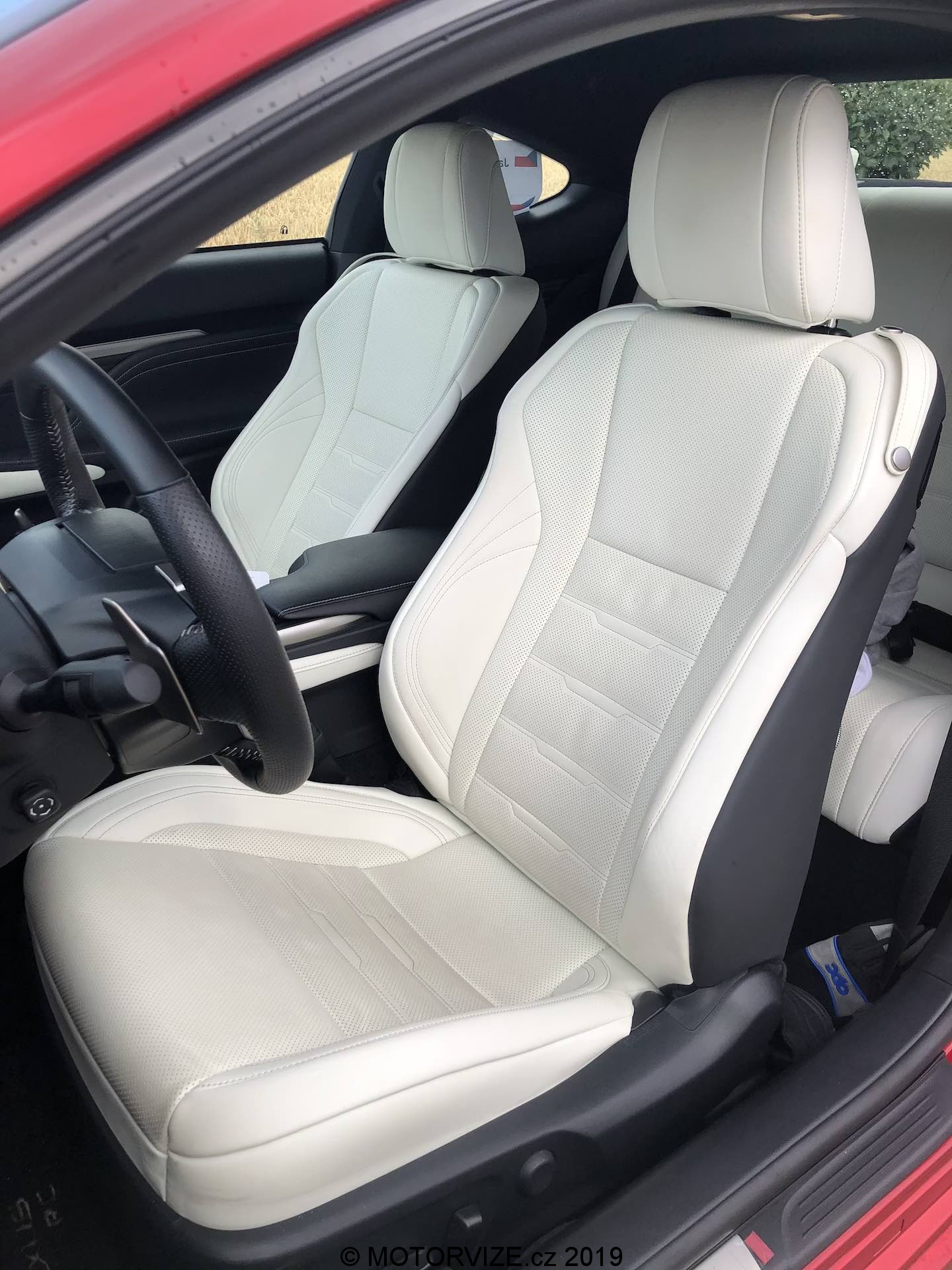 TEST: Lexus RC 300h F SPORT TOP (2019)