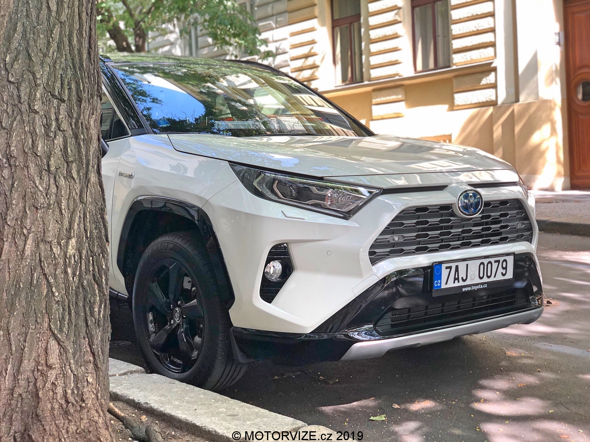 TEST: Toyota RAV 4 Hybrid 2WD (2019)