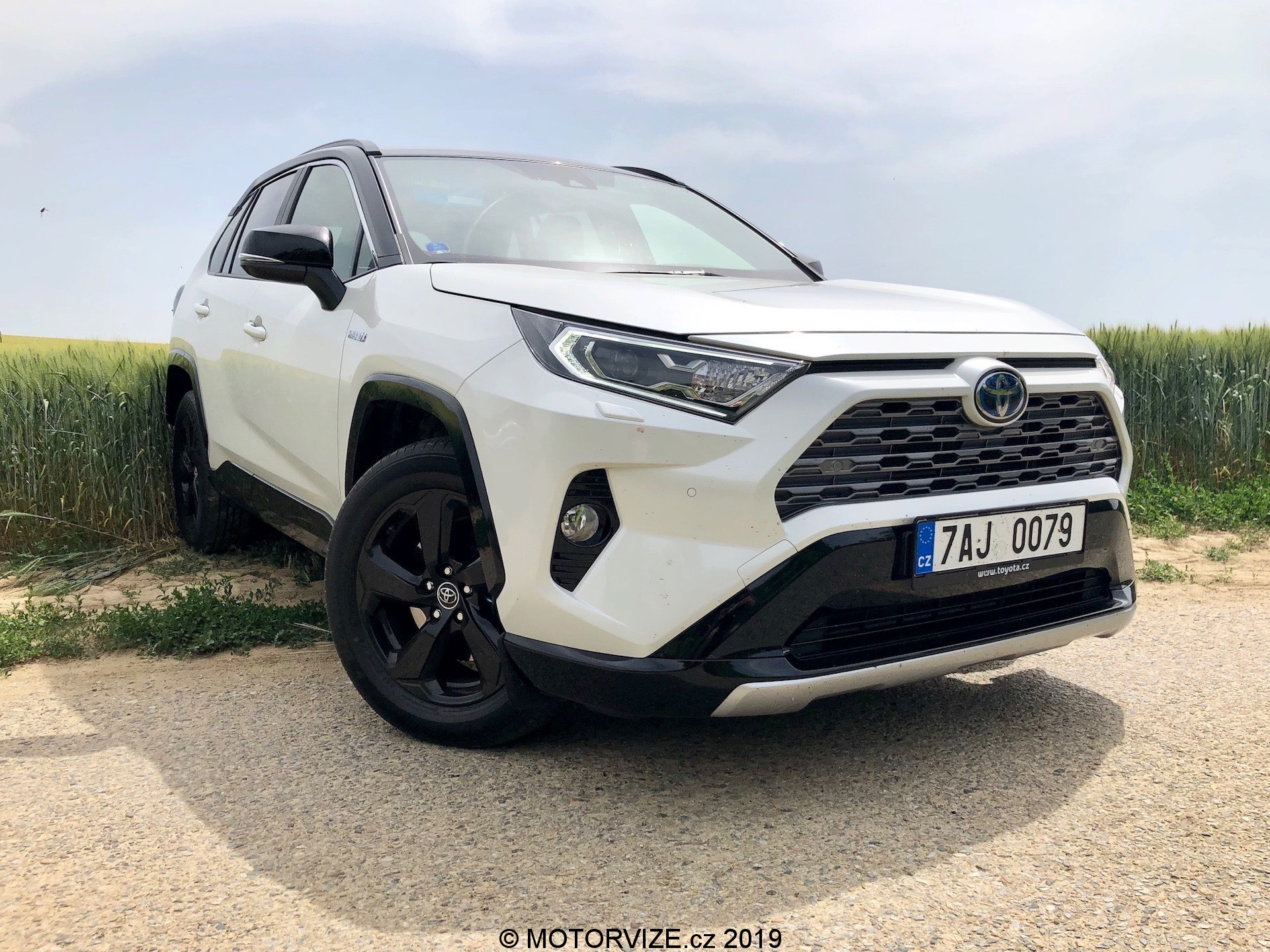 TEST: Toyota RAV 4 Hybrid 2WD (2019)