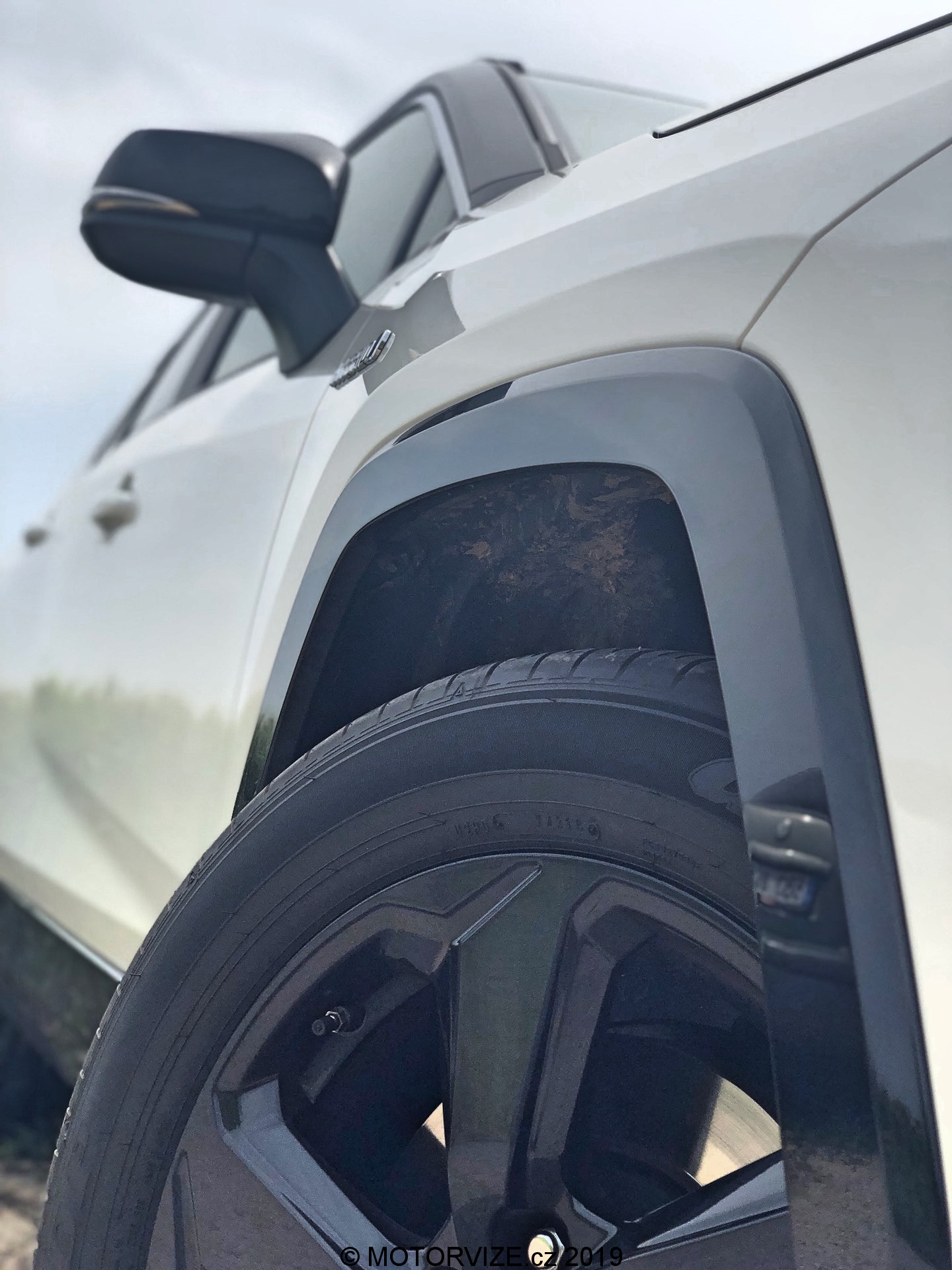 TEST: Toyota RAV 4 Hybrid 2WD (2019)