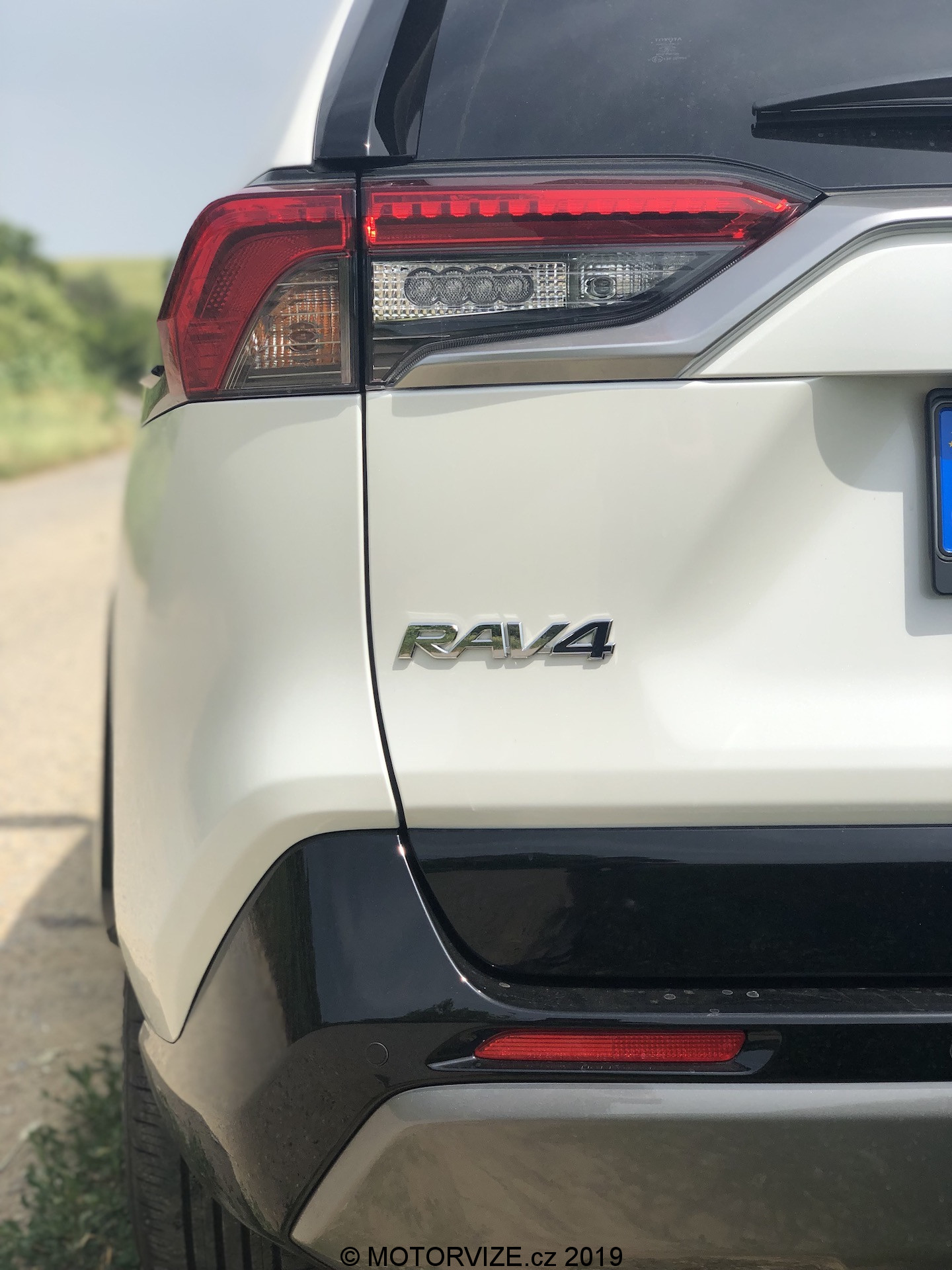 TEST: Toyota RAV 4 Hybrid 2WD (2019)