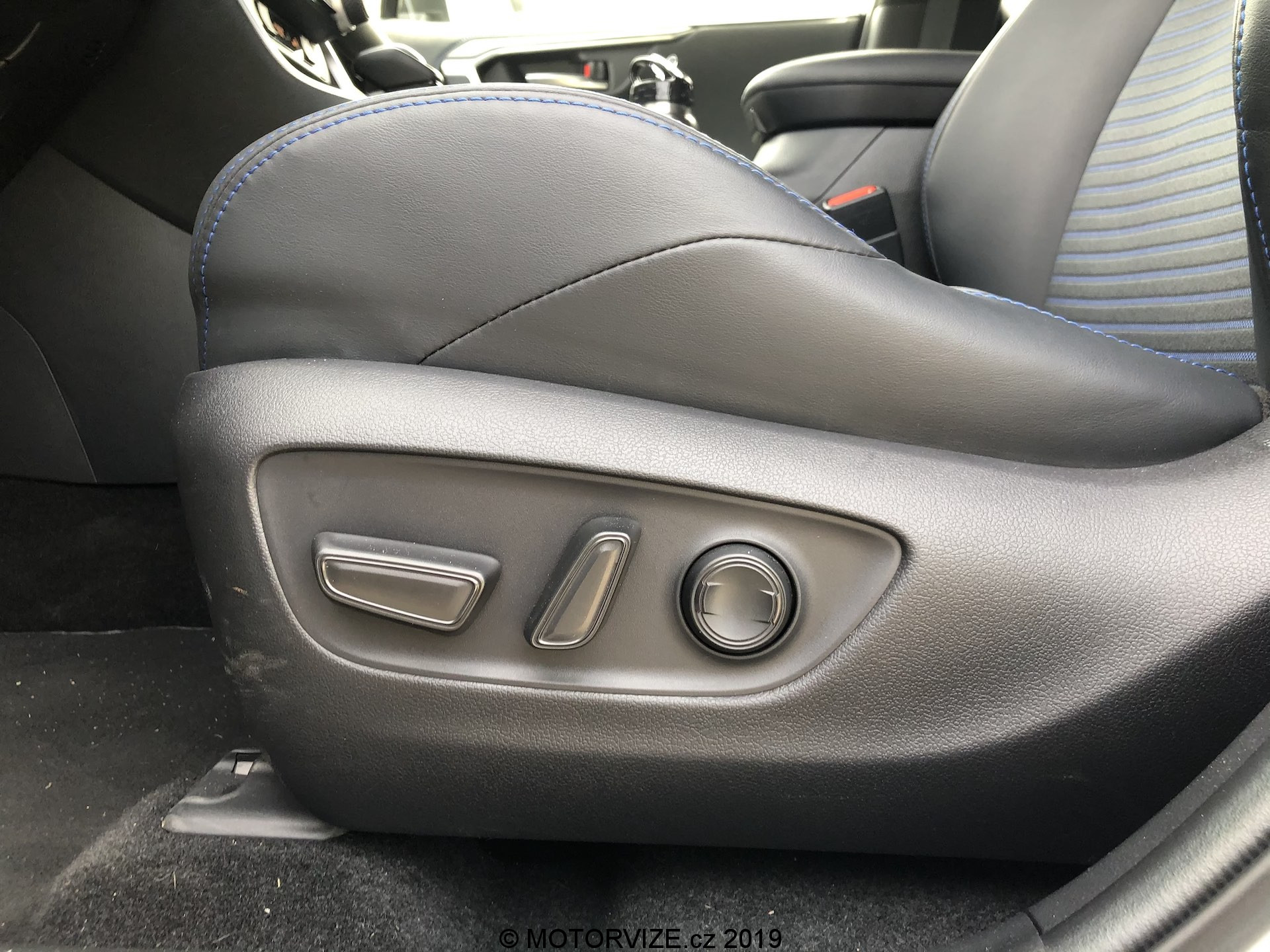 TEST: Toyota RAV 4 Hybrid 2WD (2019)