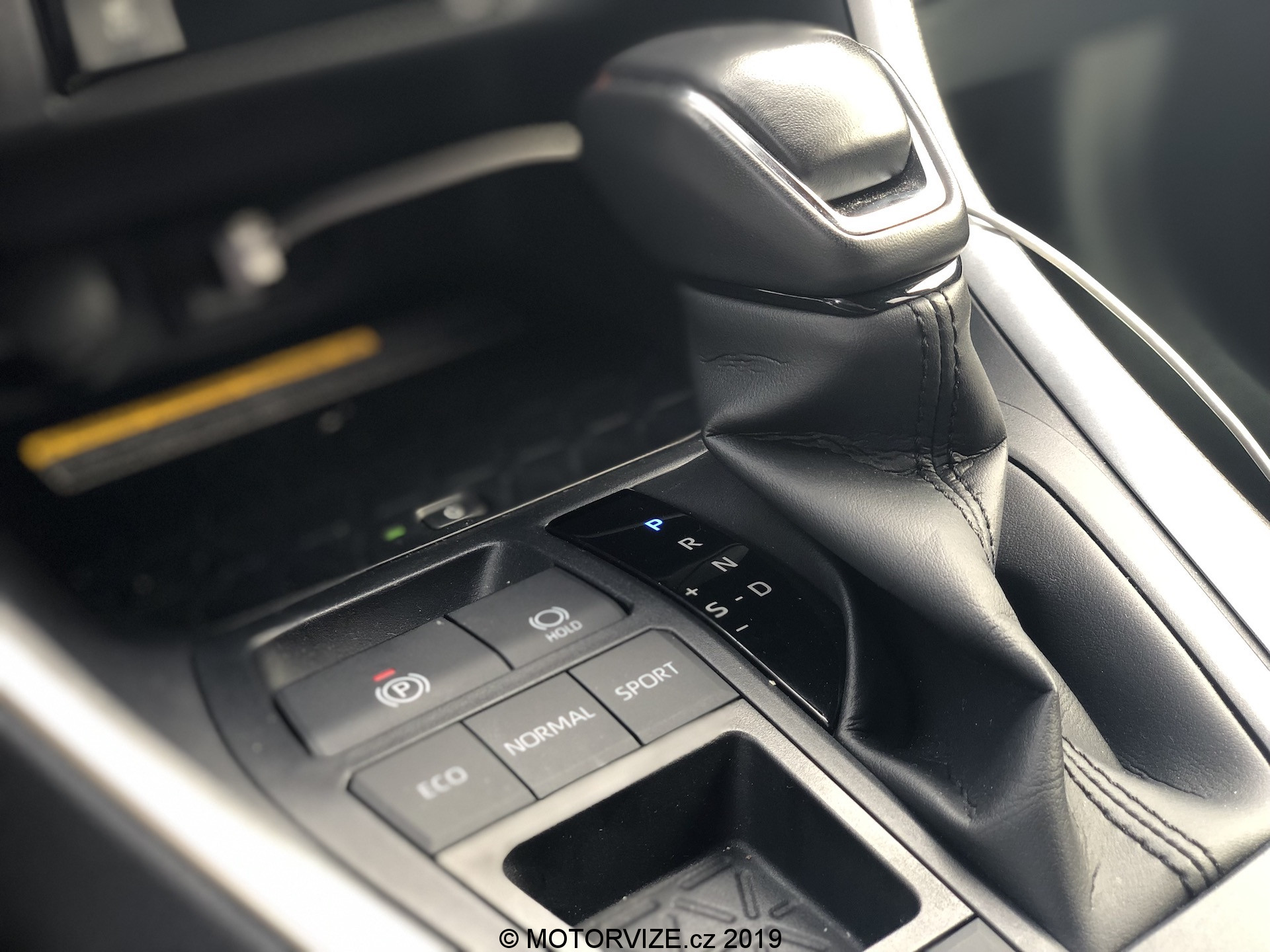 TEST: Toyota RAV 4 Hybrid 2WD (2019)