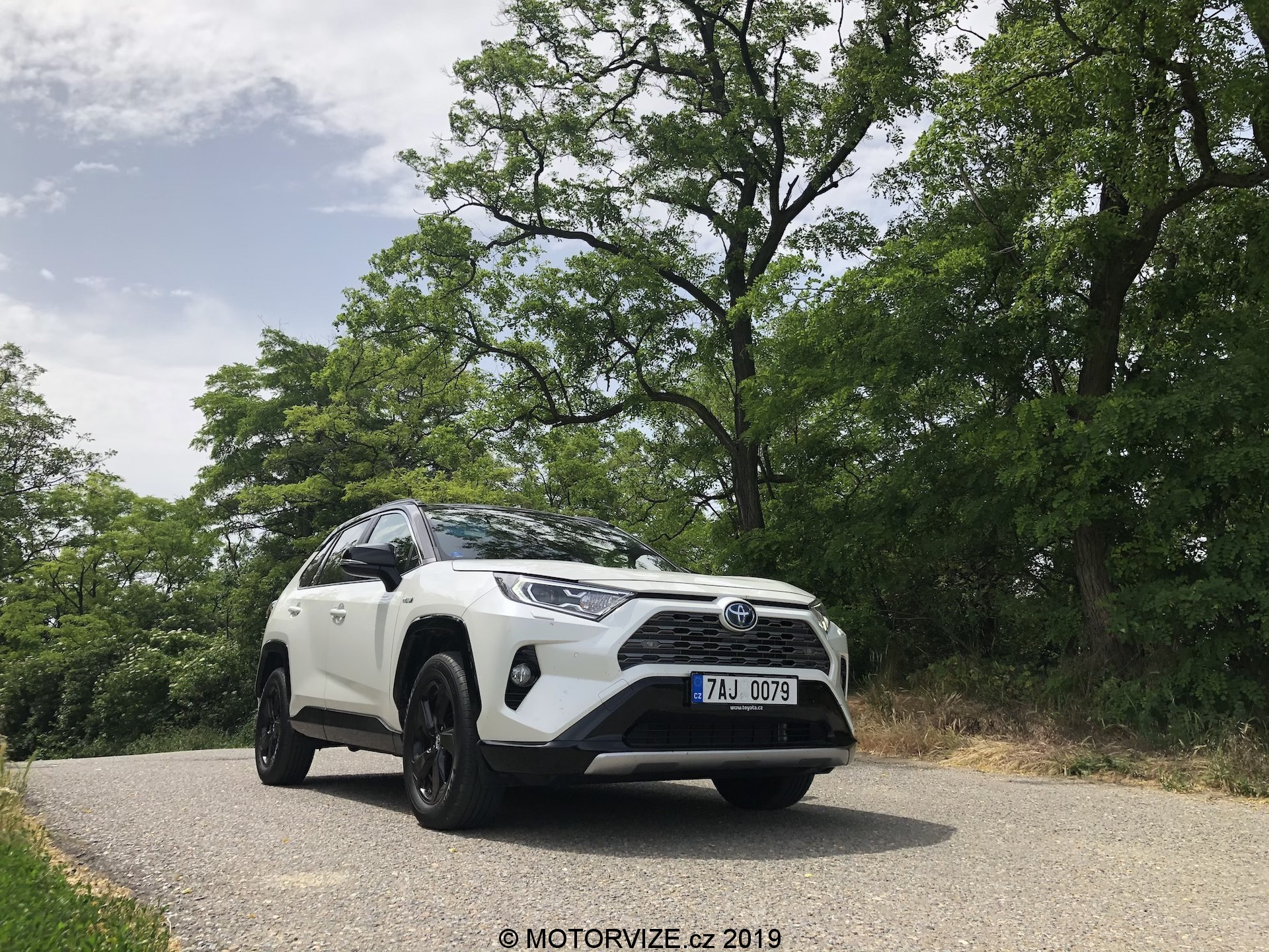 TEST: Toyota RAV 4 Hybrid 2WD (2019)