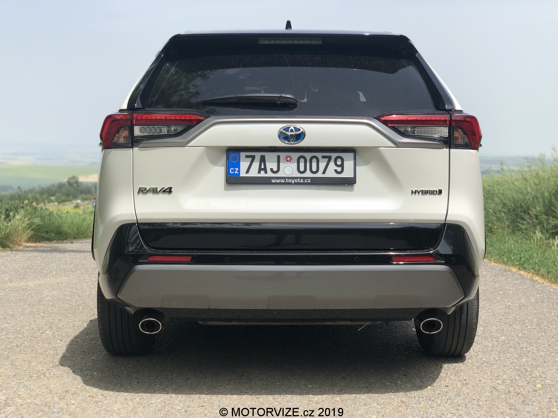 TEST: Toyota RAV 4 Hybrid 2WD (2019)