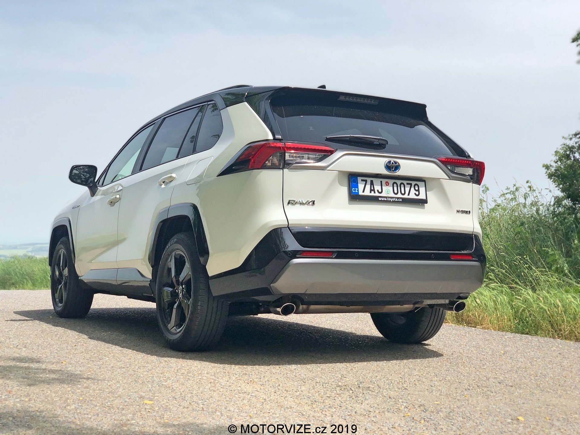 TEST: Toyota RAV 4 Hybrid 2WD (2019)