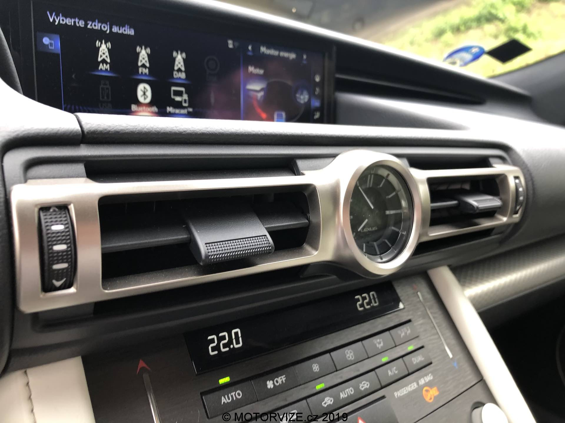 TEST: Lexus RC 300h F SPORT TOP (2019)