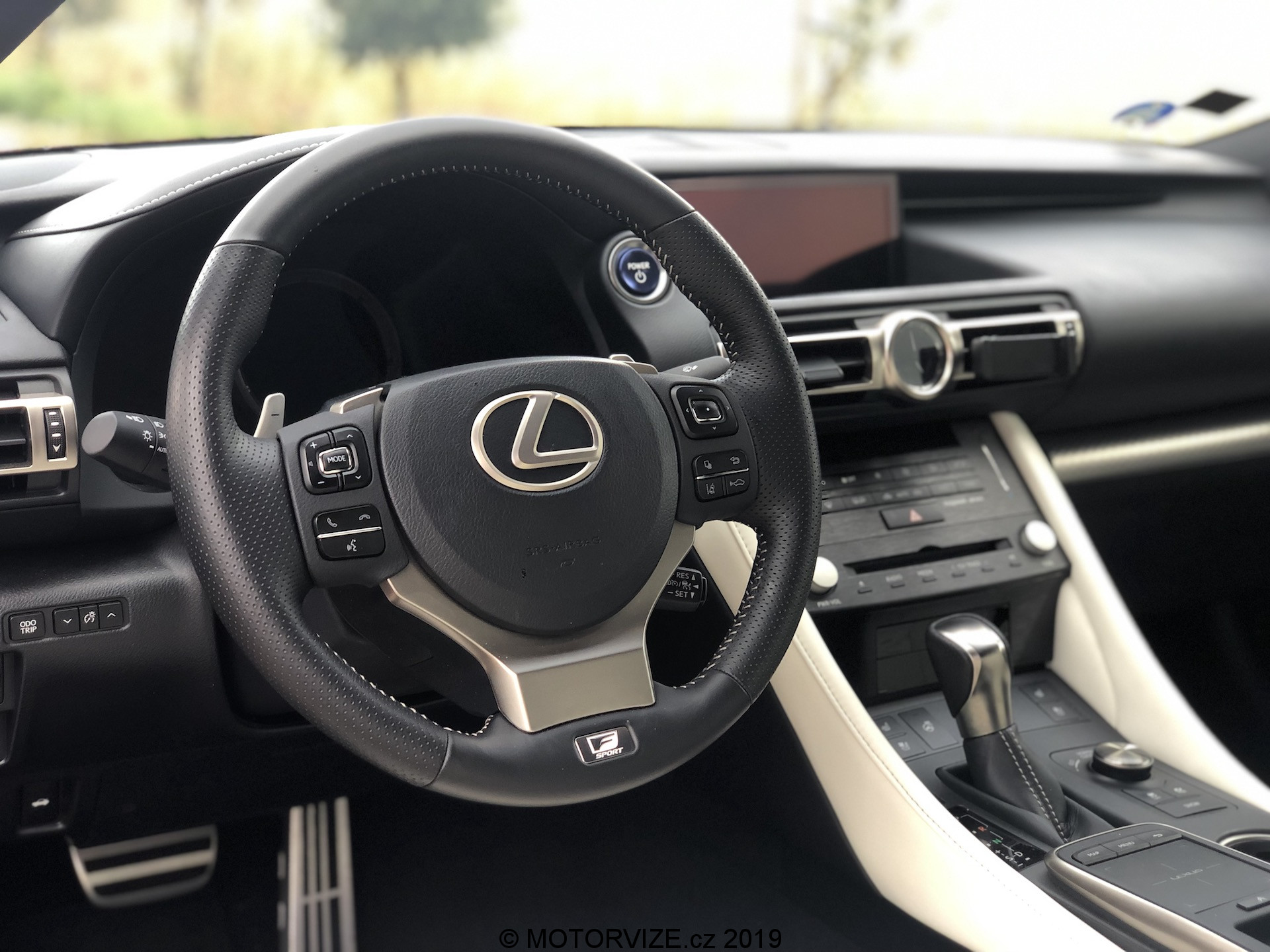 TEST: Lexus RC 300h F SPORT TOP (2019)