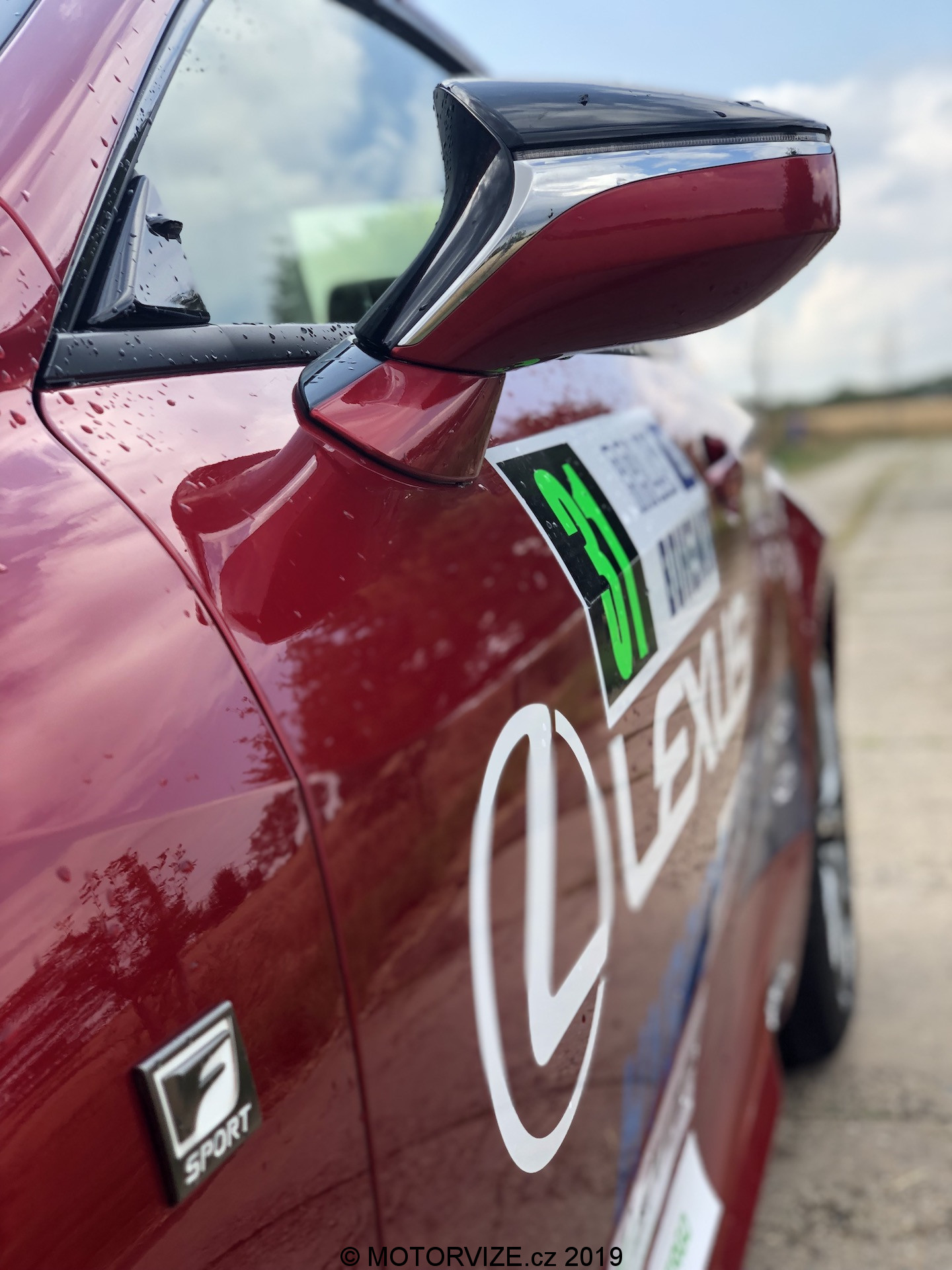 TEST: Lexus RC 300h F SPORT TOP (2019)