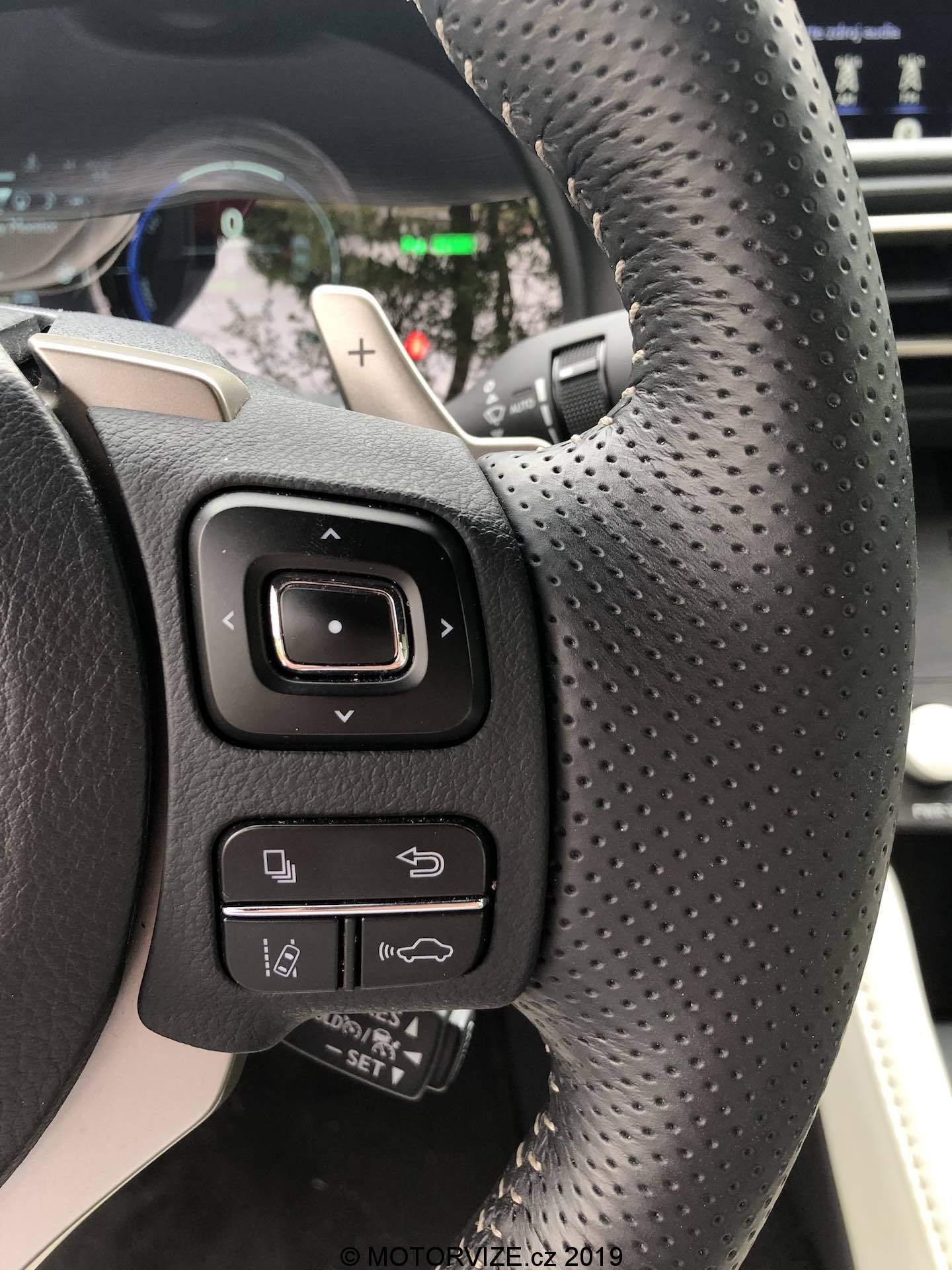 TEST: Lexus RC 300h F SPORT TOP (2019)