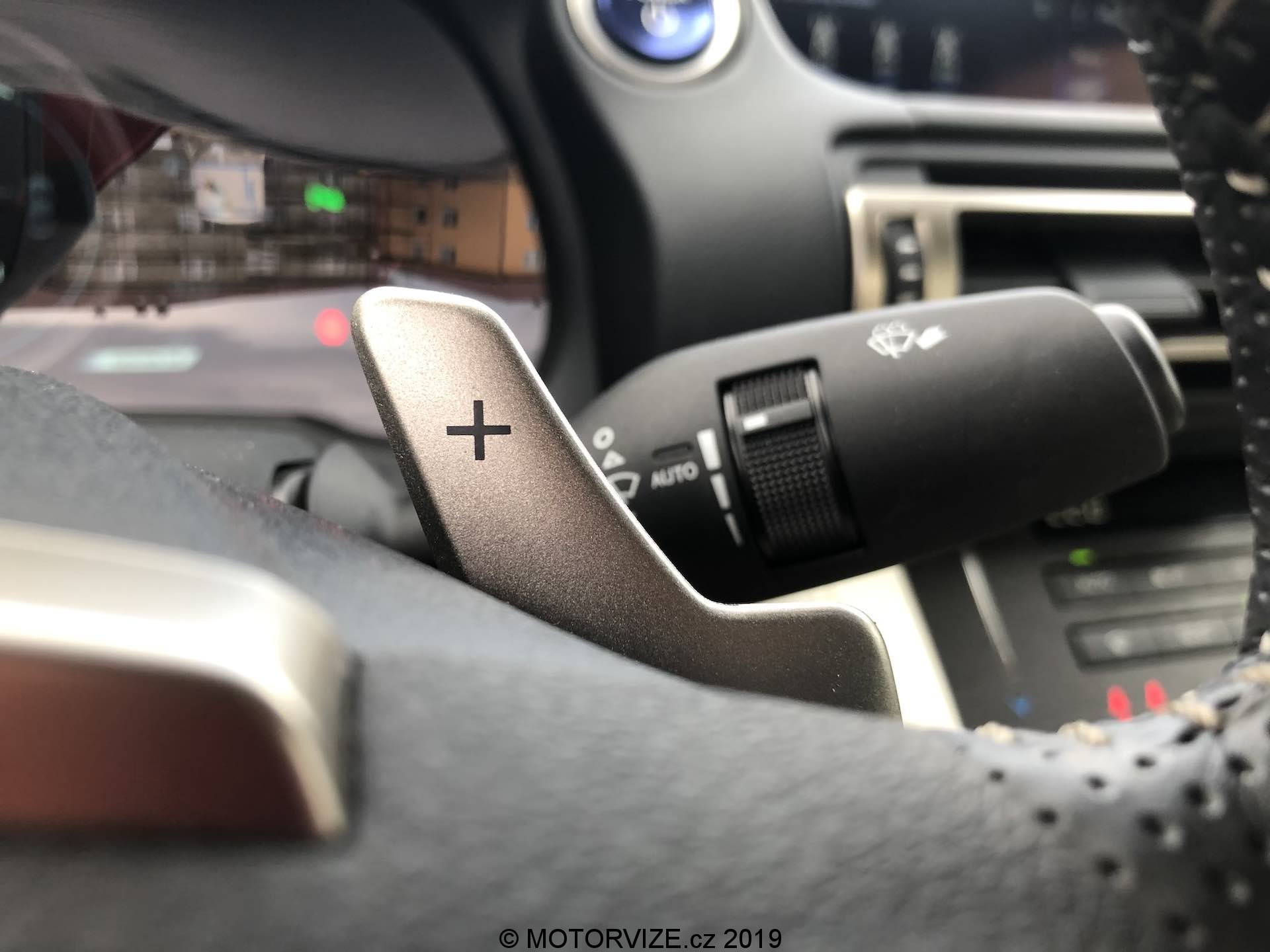 TEST: Lexus RC 300h F SPORT TOP (2019)