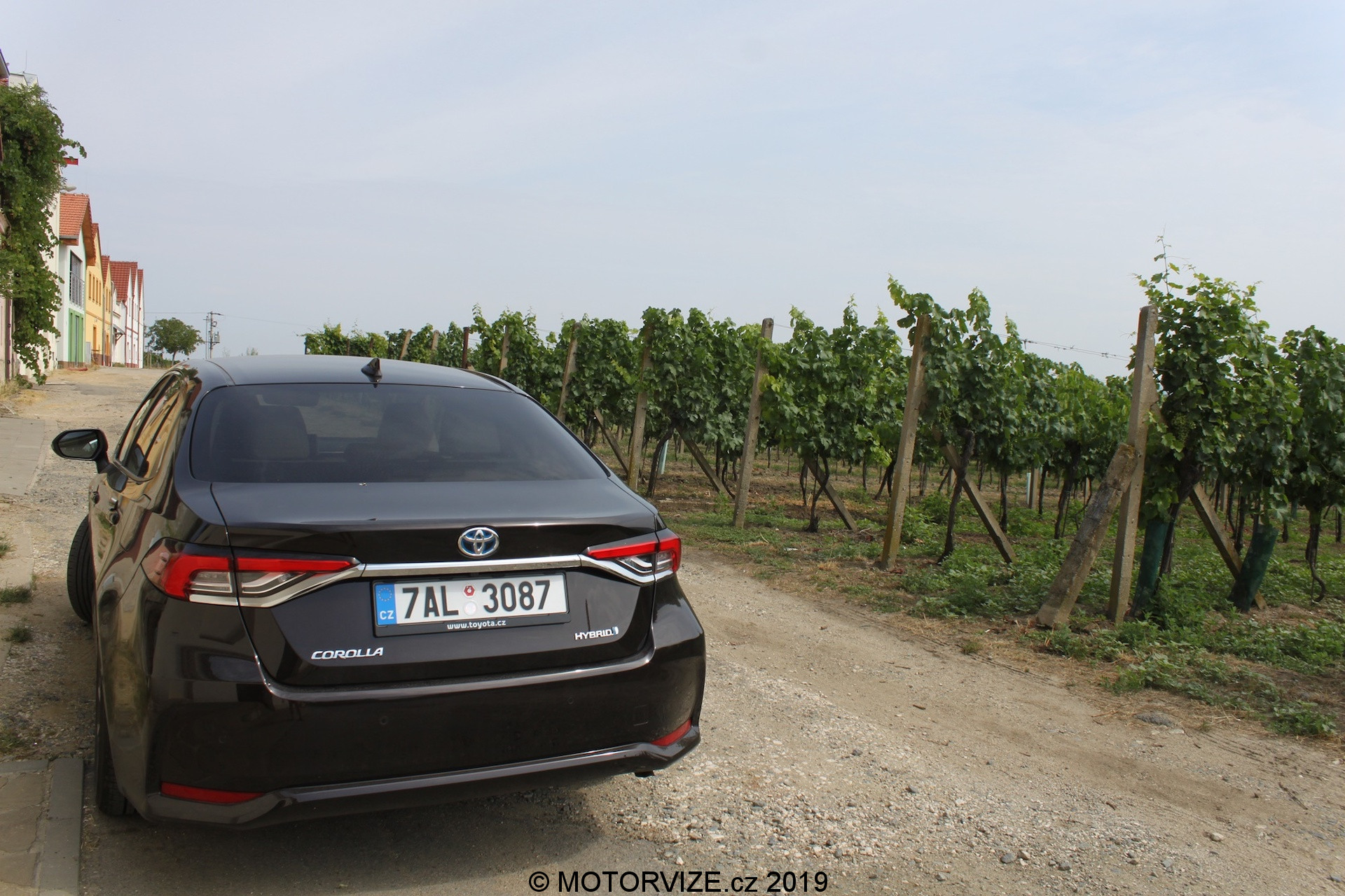 TEST: Toyota Corolla Sedan 1.8 Hybrid (2019)