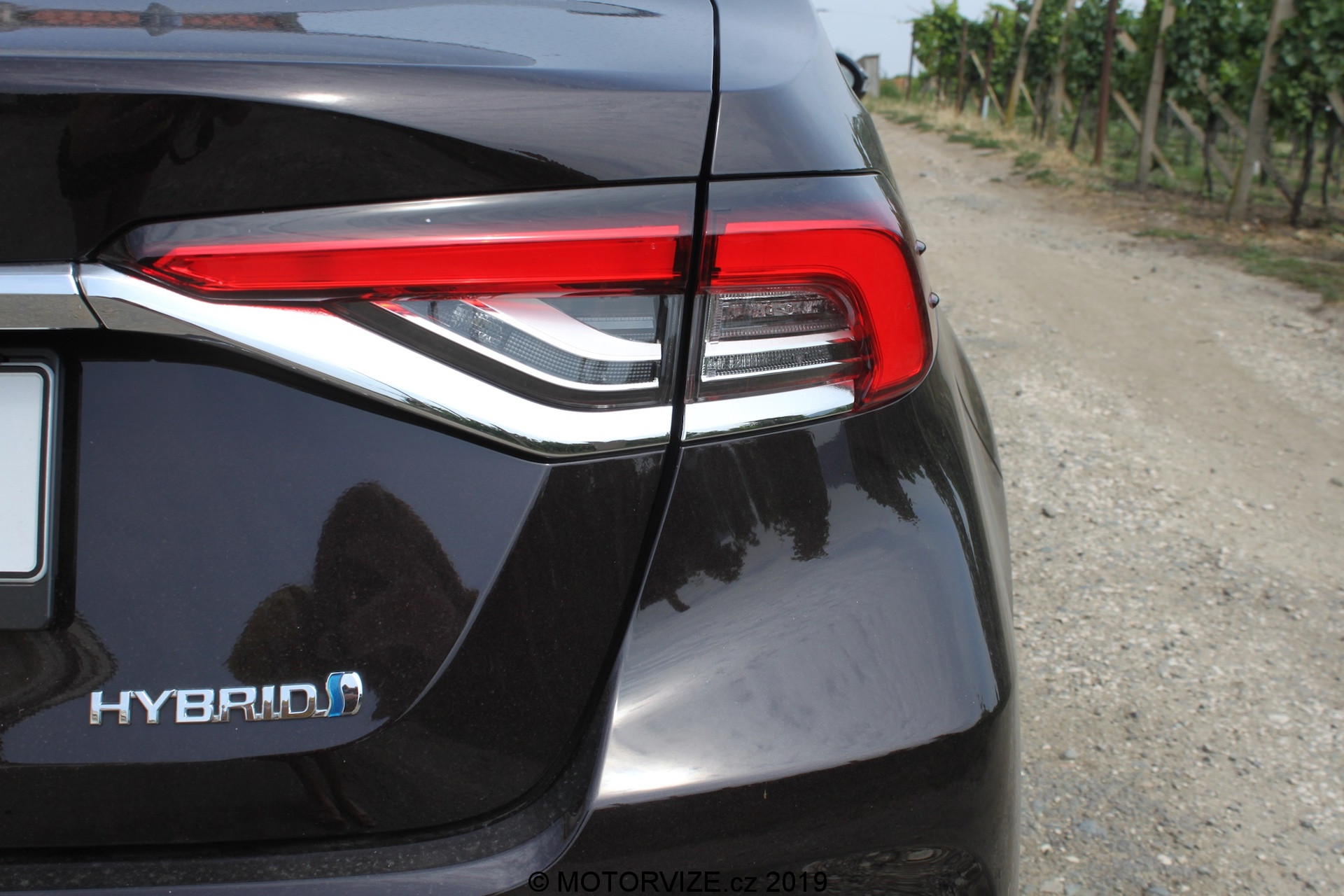 TEST: Toyota Corolla Sedan 1.8 Hybrid (2019)