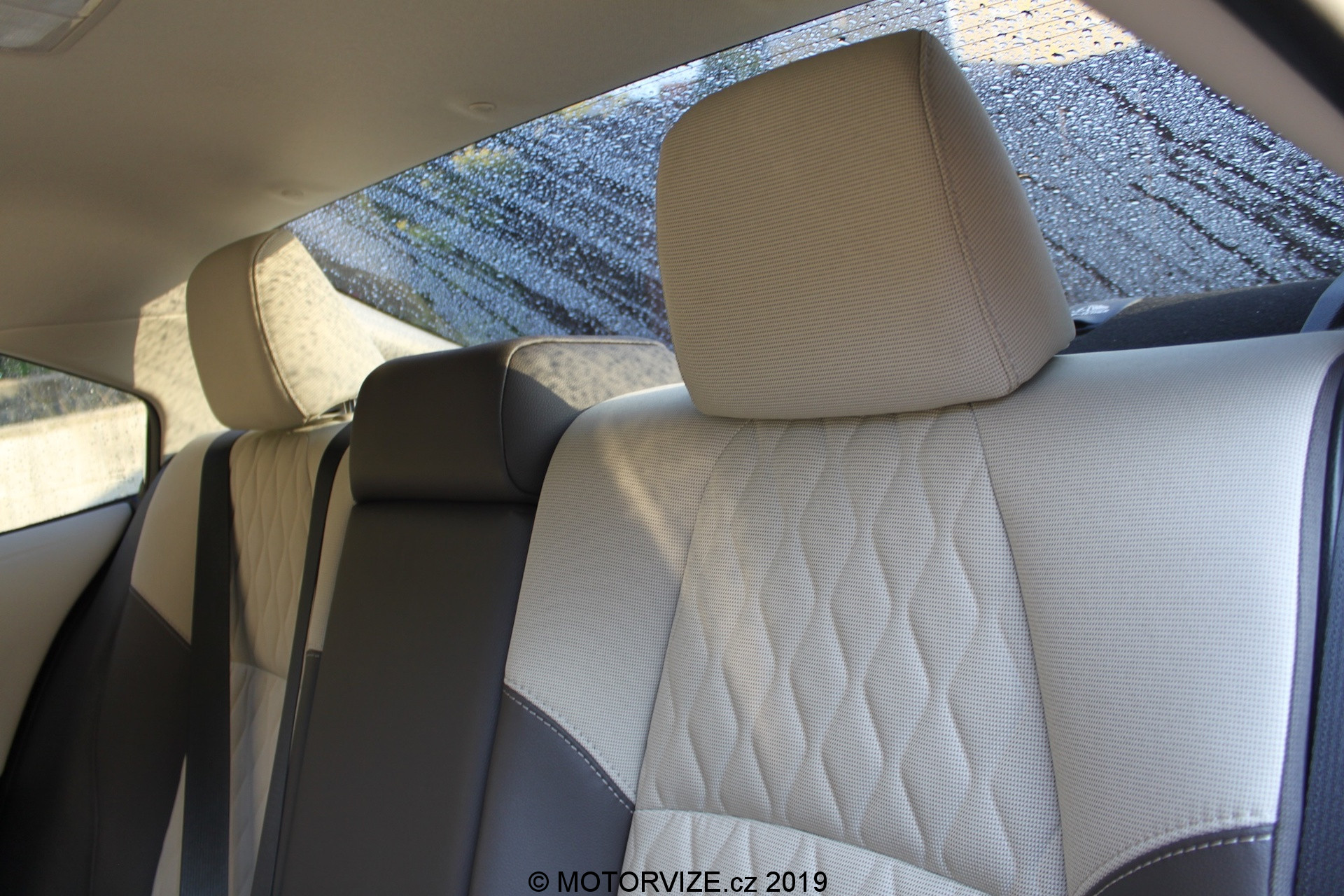 TEST: Toyota Corolla Sedan 1.8 Hybrid (2019)