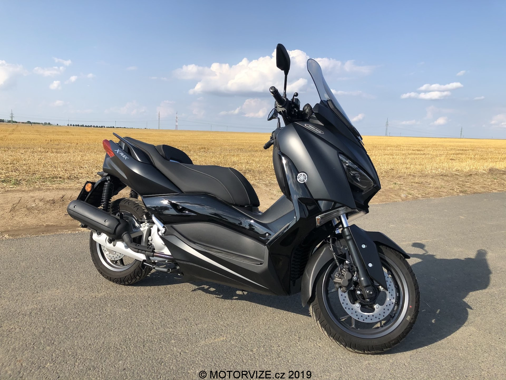 TEST: Yamaha X-MAX 125 IRON (2019)